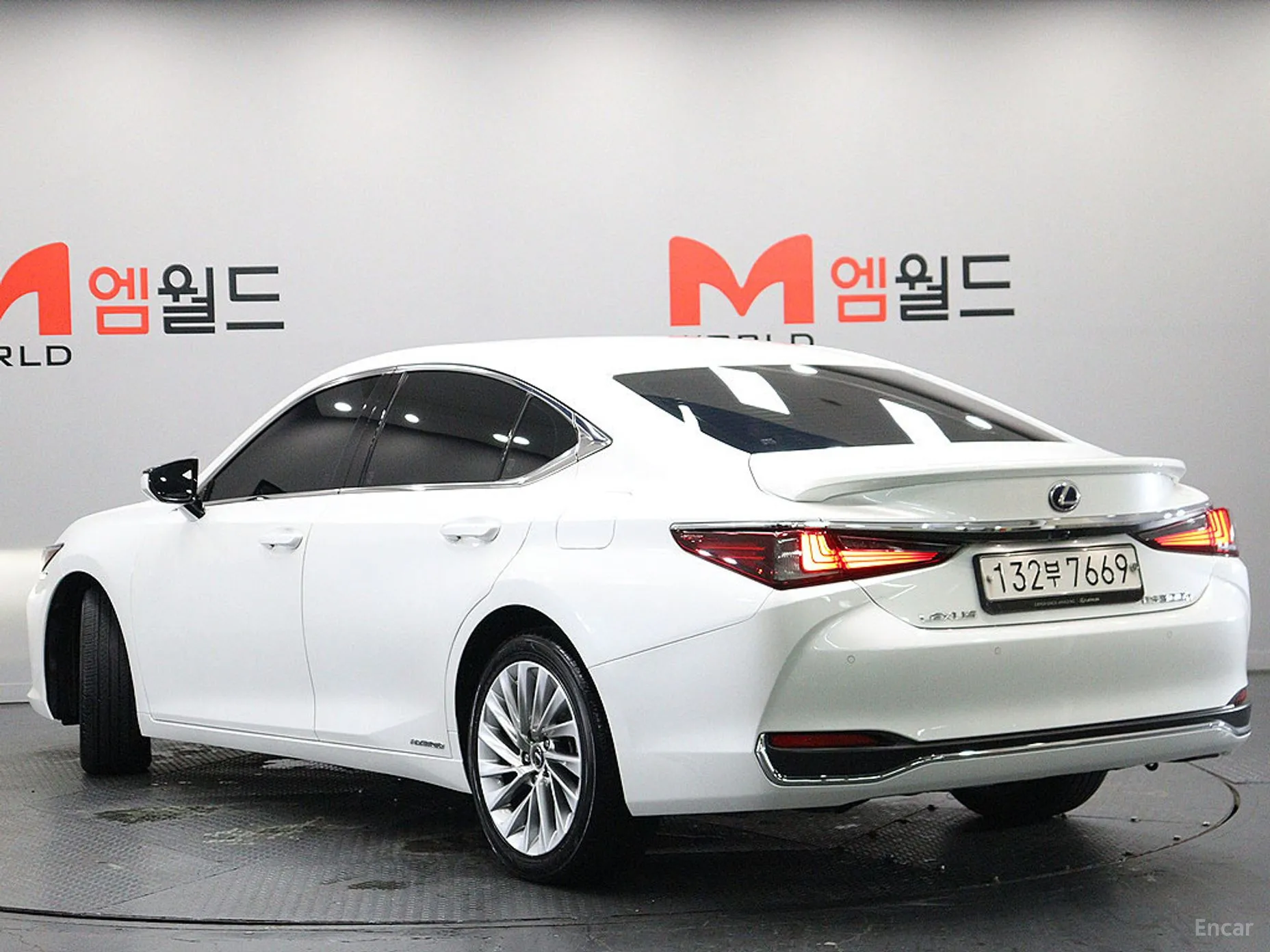 Lexus ES300h 7th Generation превью 3
