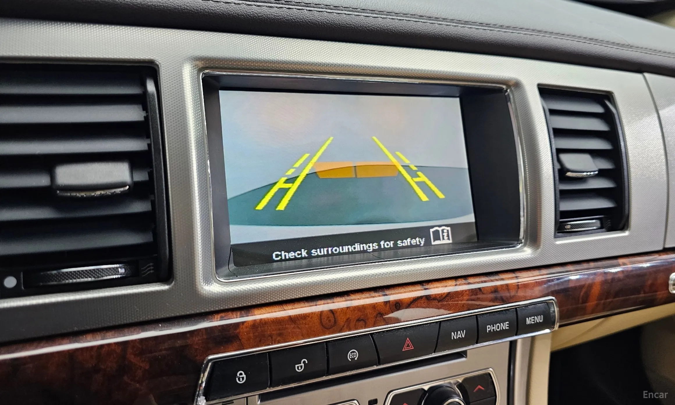 Jaguar New XF превью 15