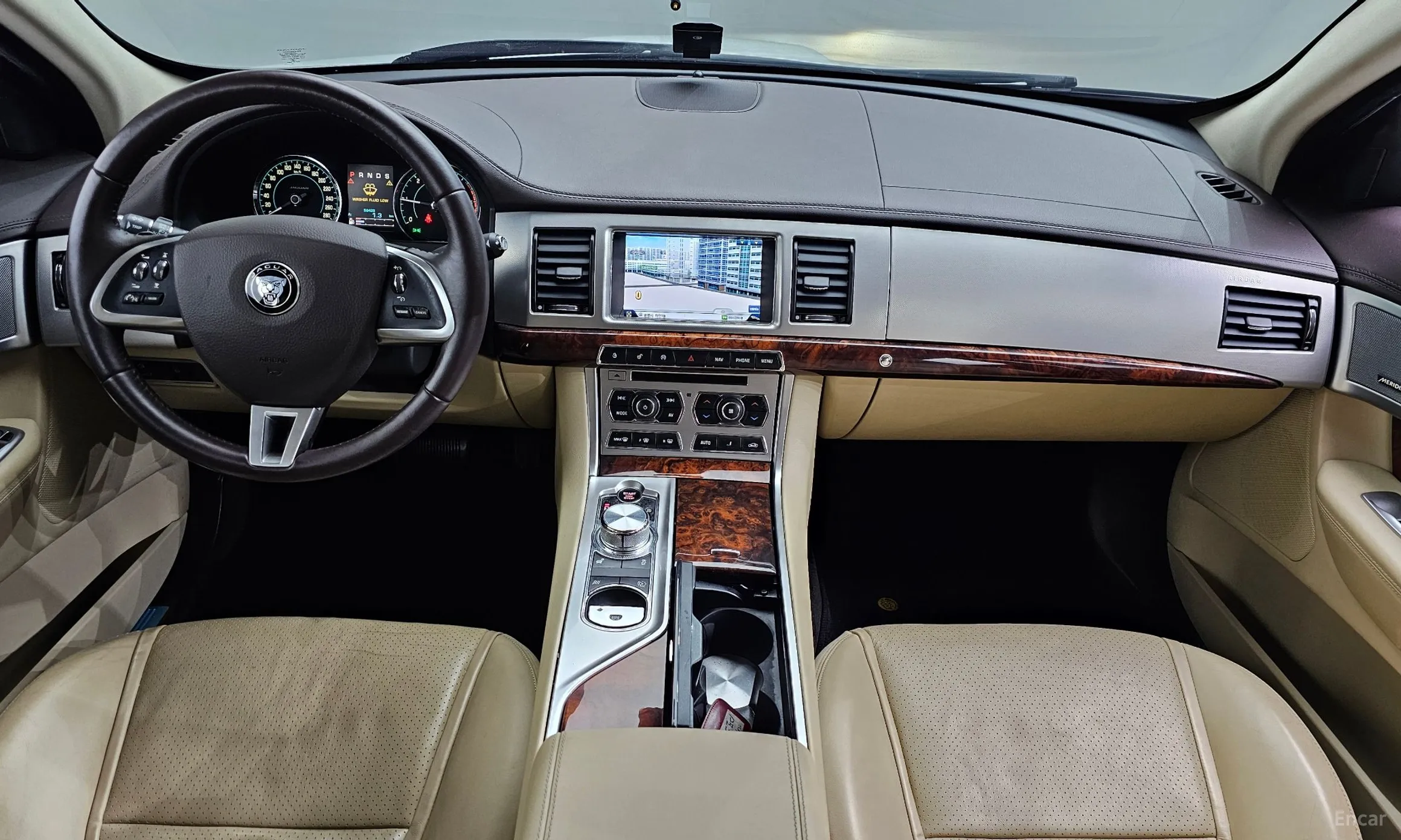 Jaguar New XF превью 7
