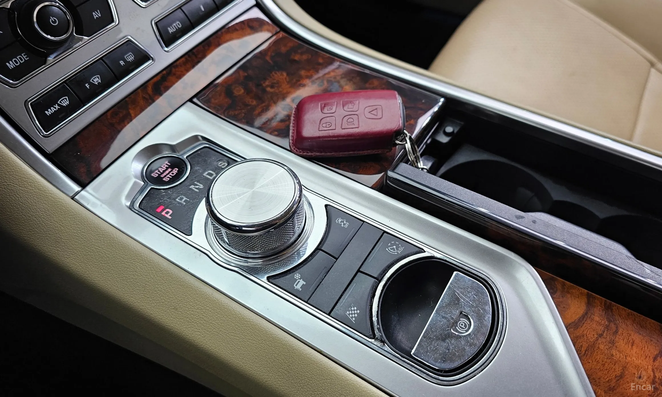 Jaguar New XF превью 9