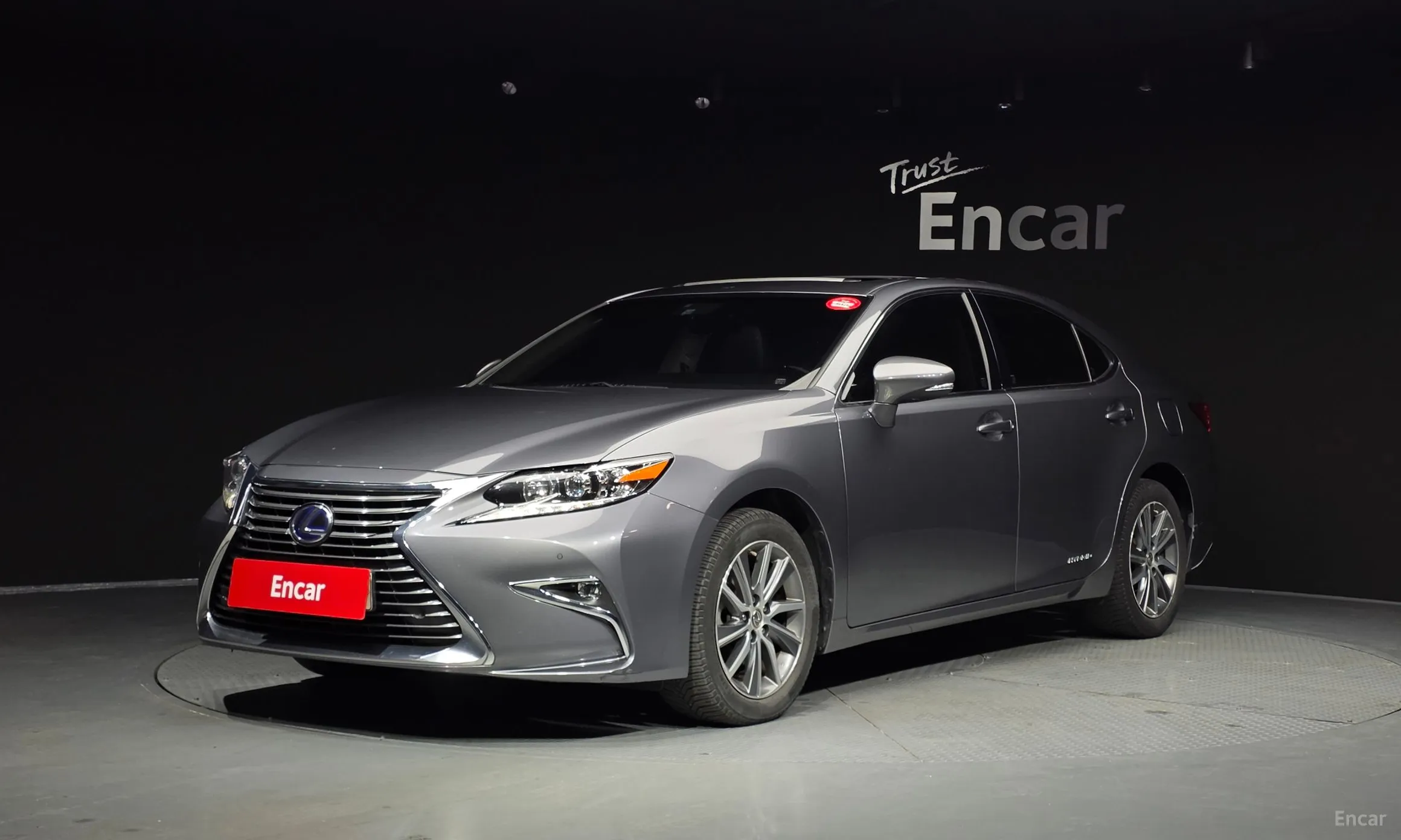Lexus New ES300h