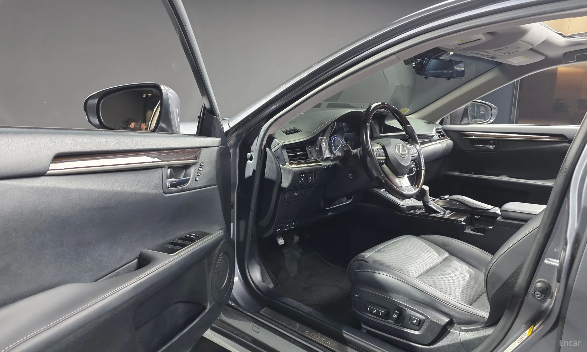 Lexus New ES300h превью 10