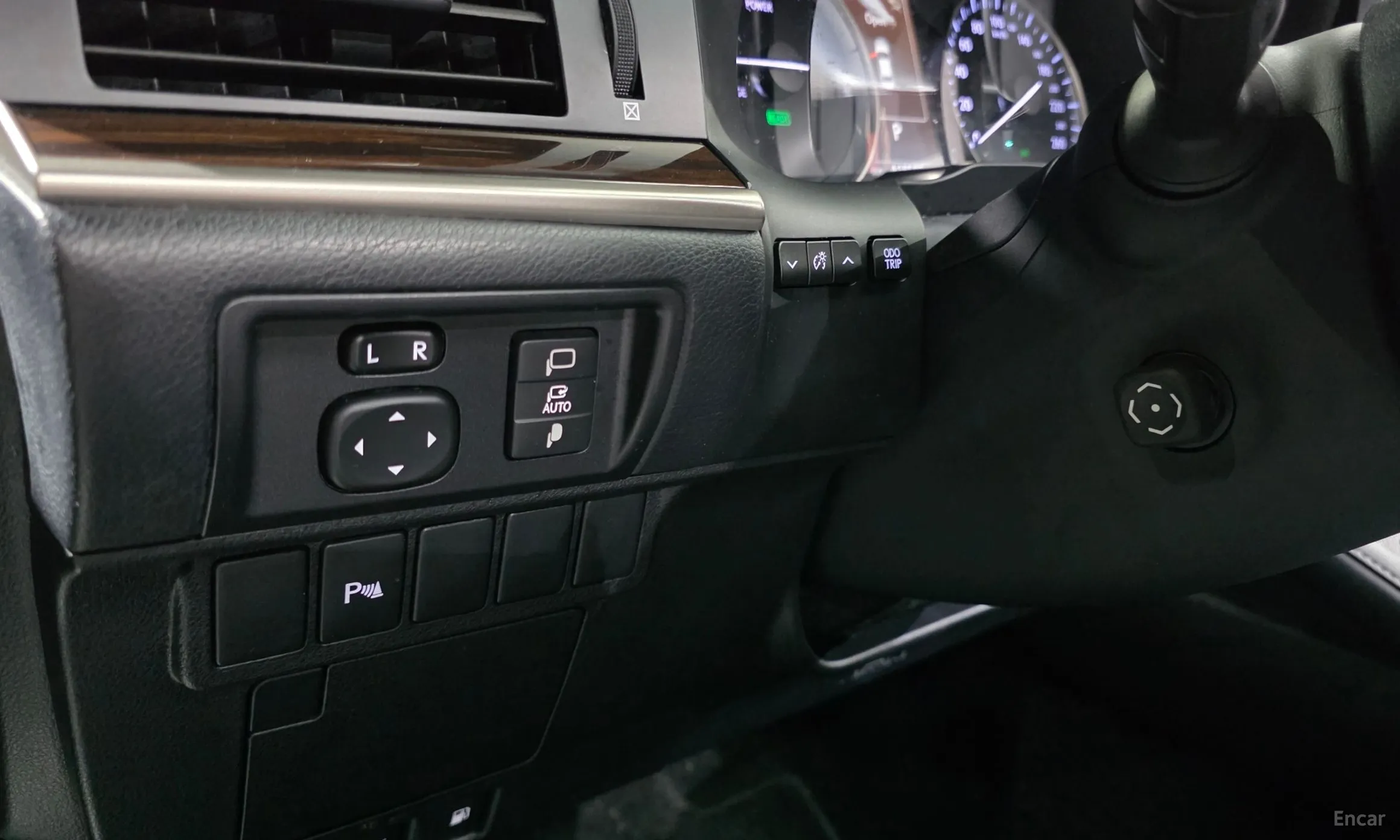 Lexus New ES300h превью 17