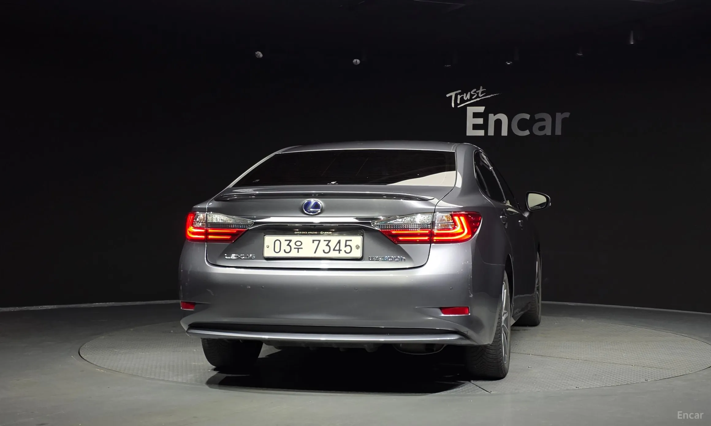 Lexus New ES300h превью 4