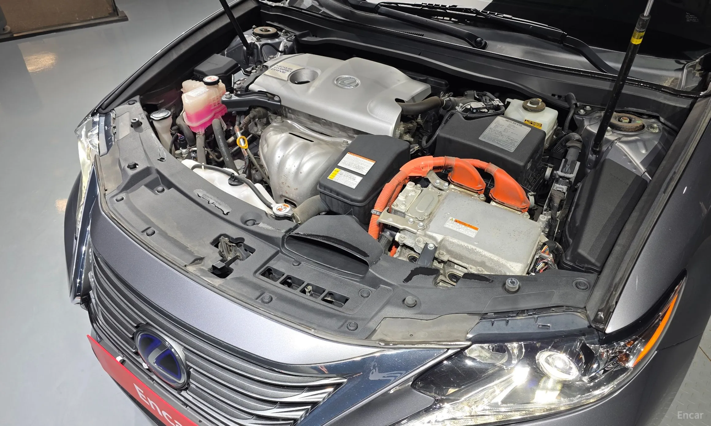 Lexus New ES300h превью 6