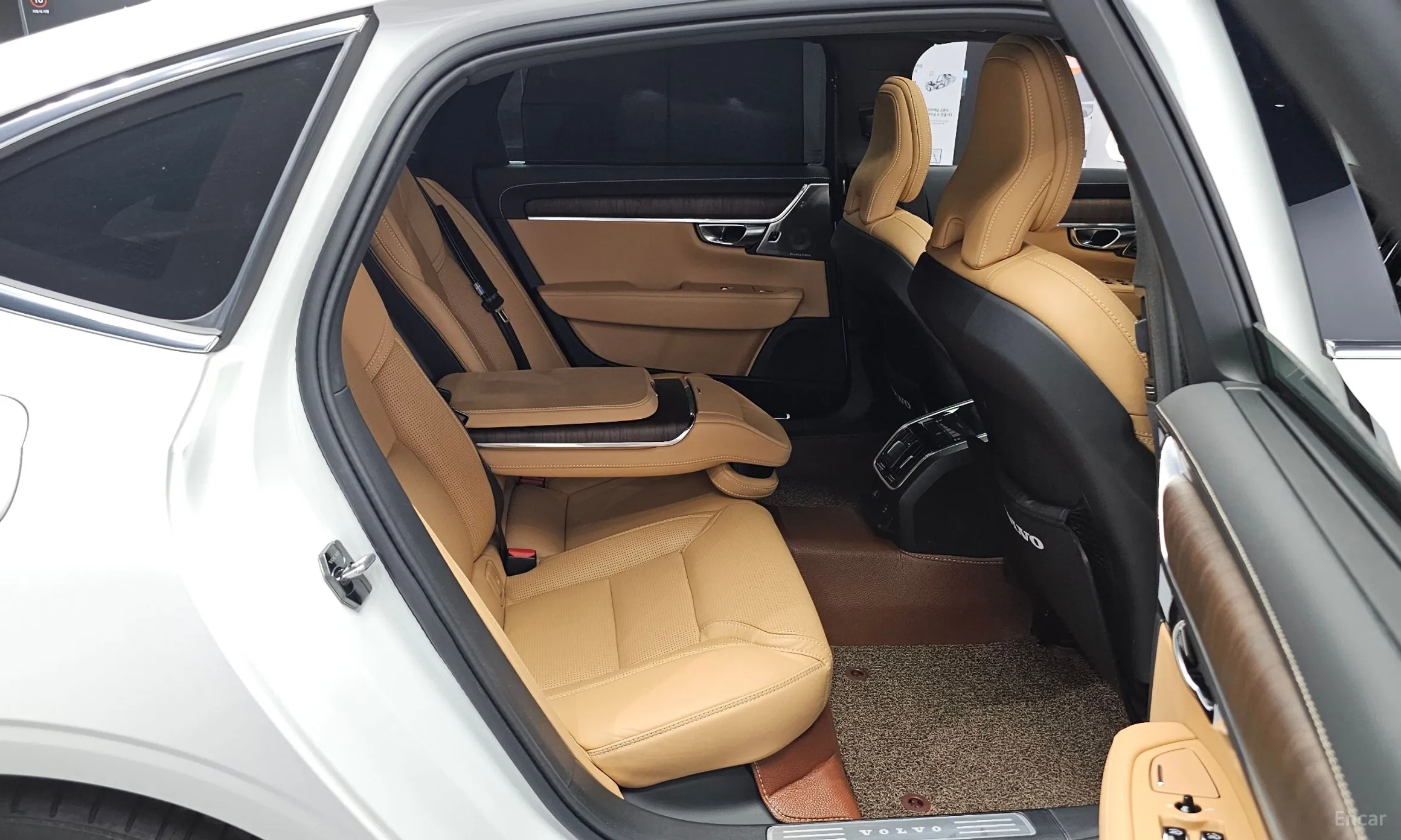 Volvo S90 превью 11