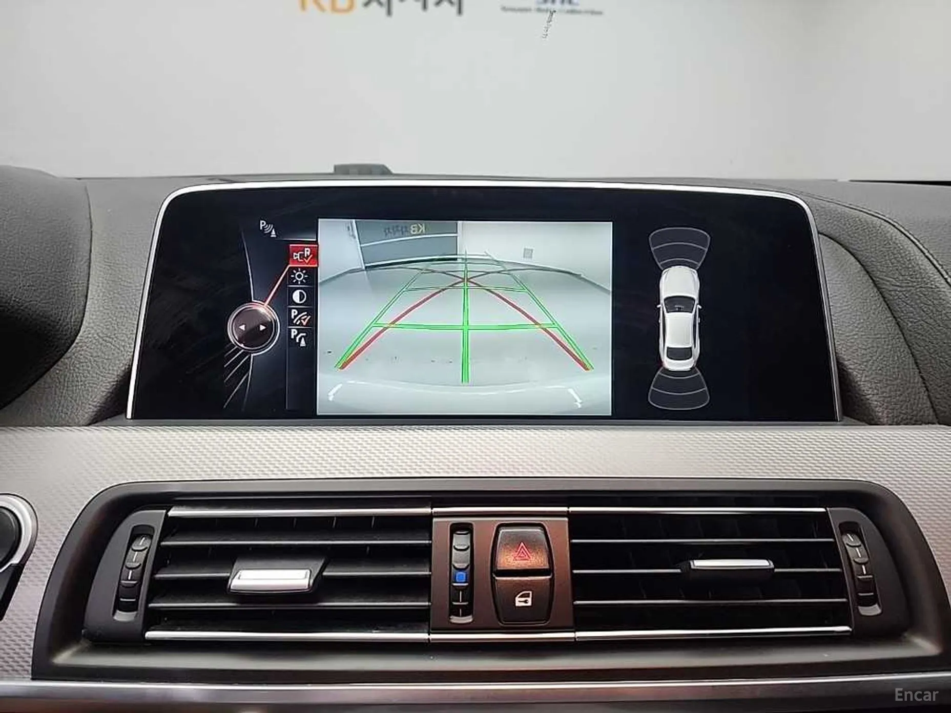 BMW 6 Series (F12) превью 16