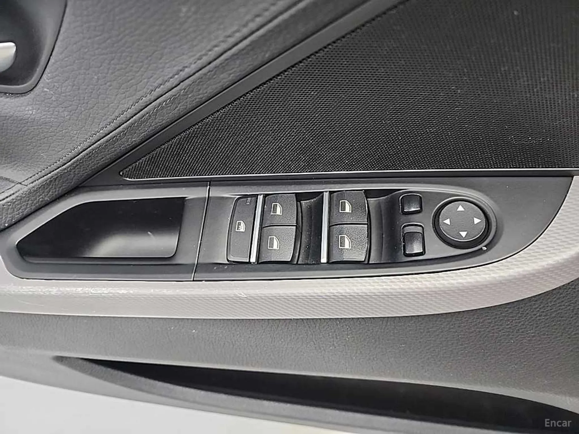 BMW 6 Series (F12) превью 17