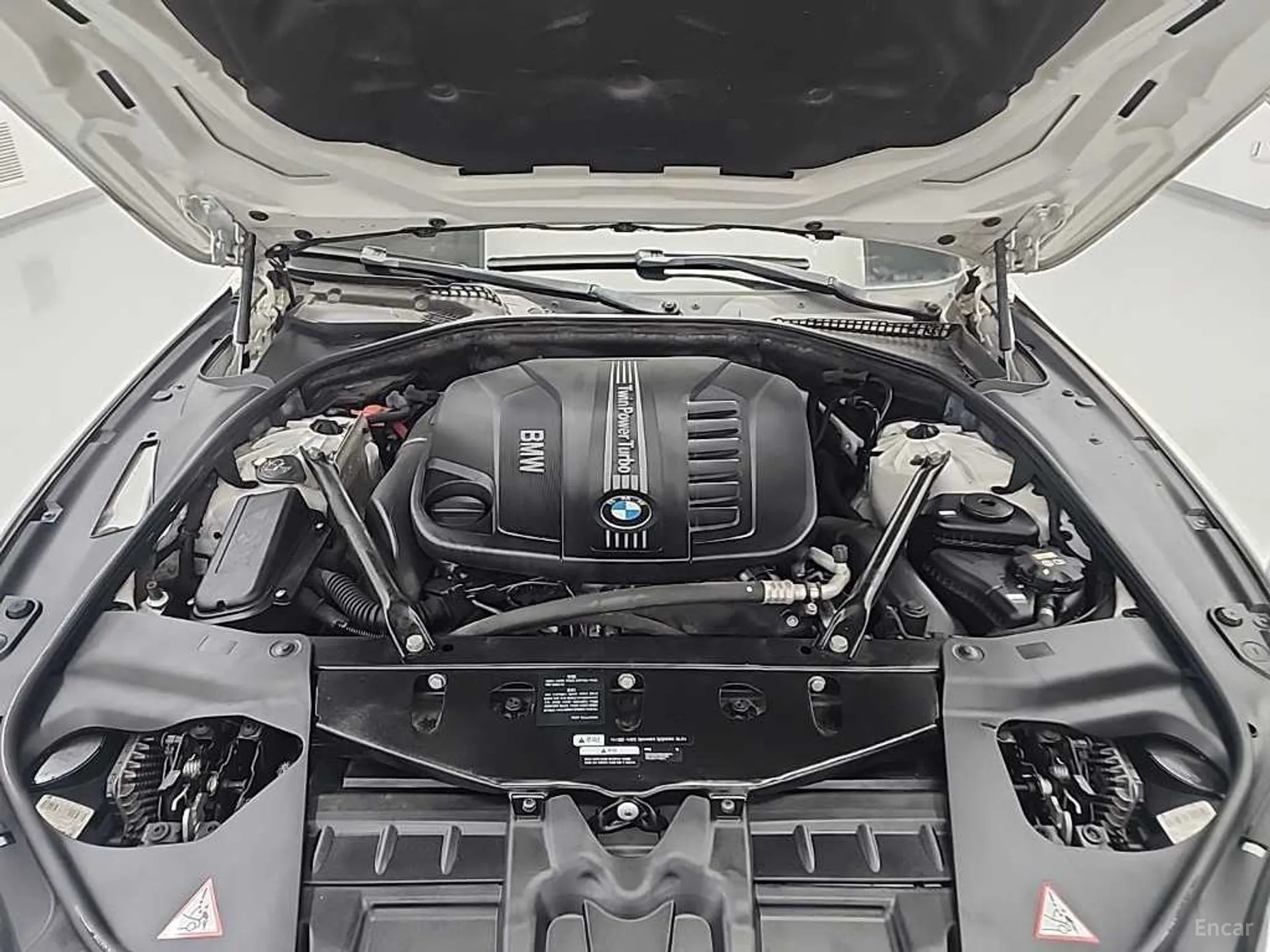 BMW 6 Series (F12) превью 5