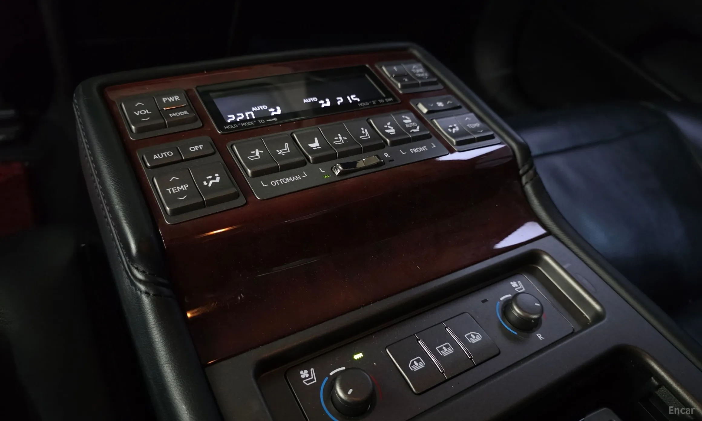 Lexus LS600hL превью 17