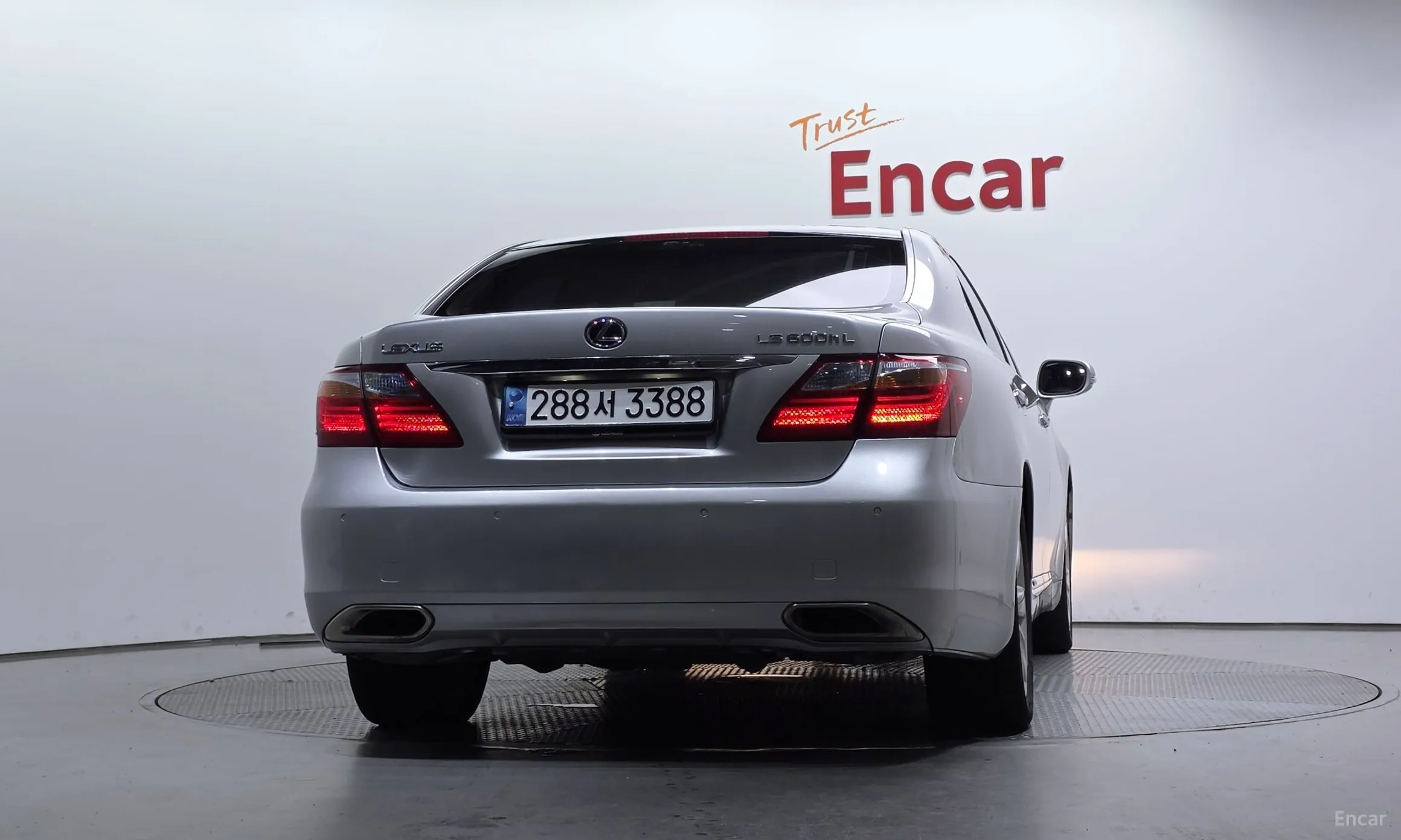 Lexus LS600hL превью 4