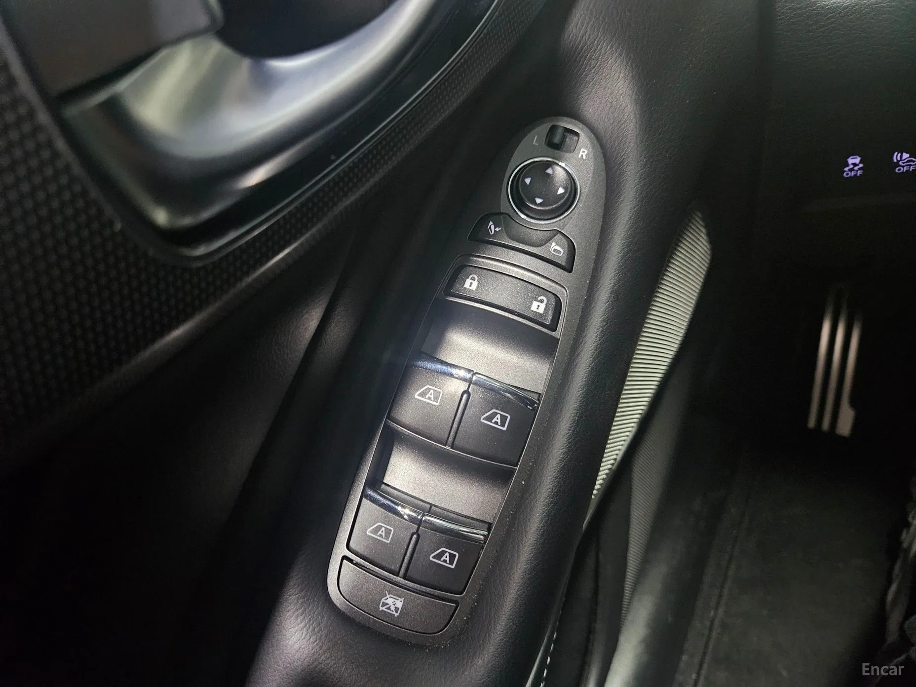 Infiniti Q50 превью 10