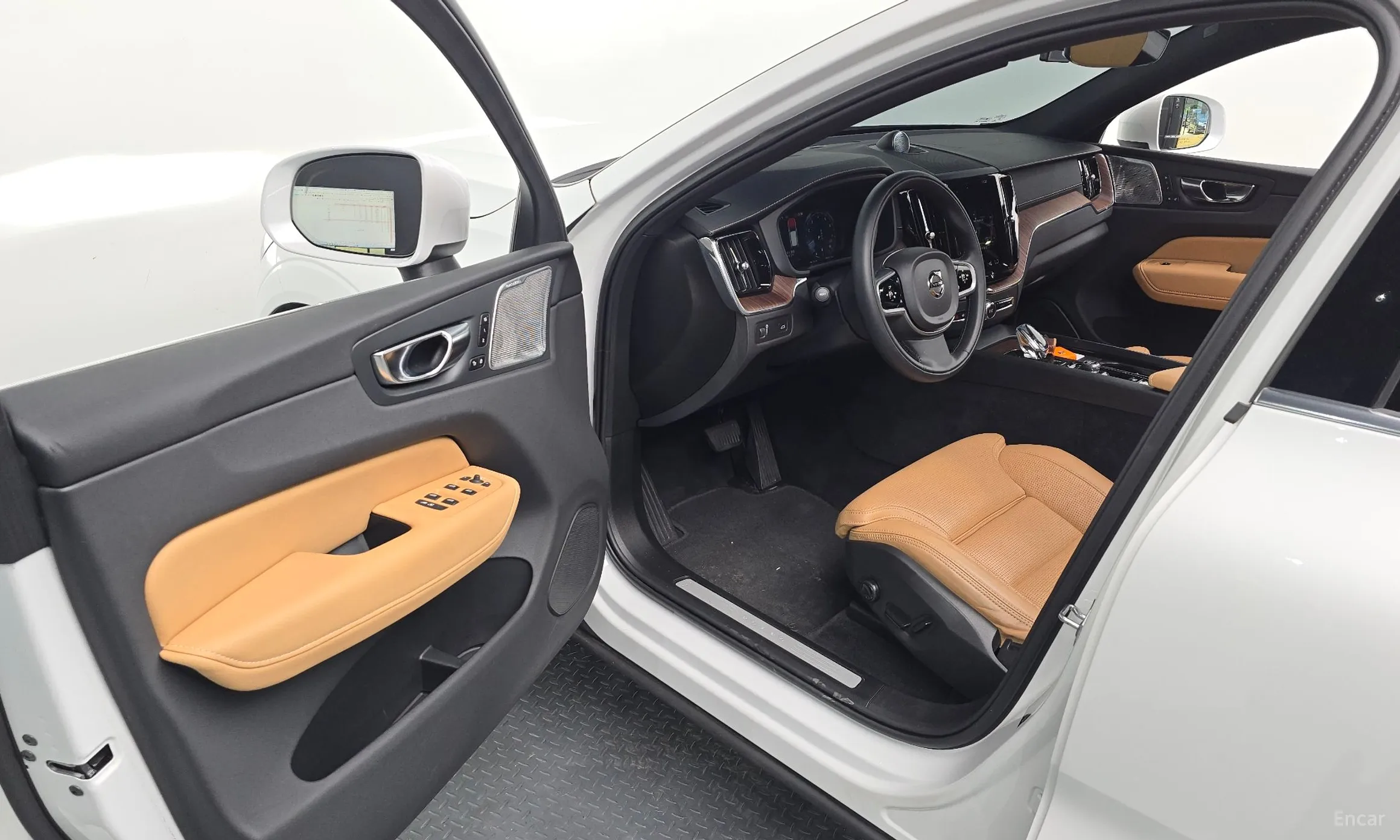 Volvo XC60 Gen 2 превью 10