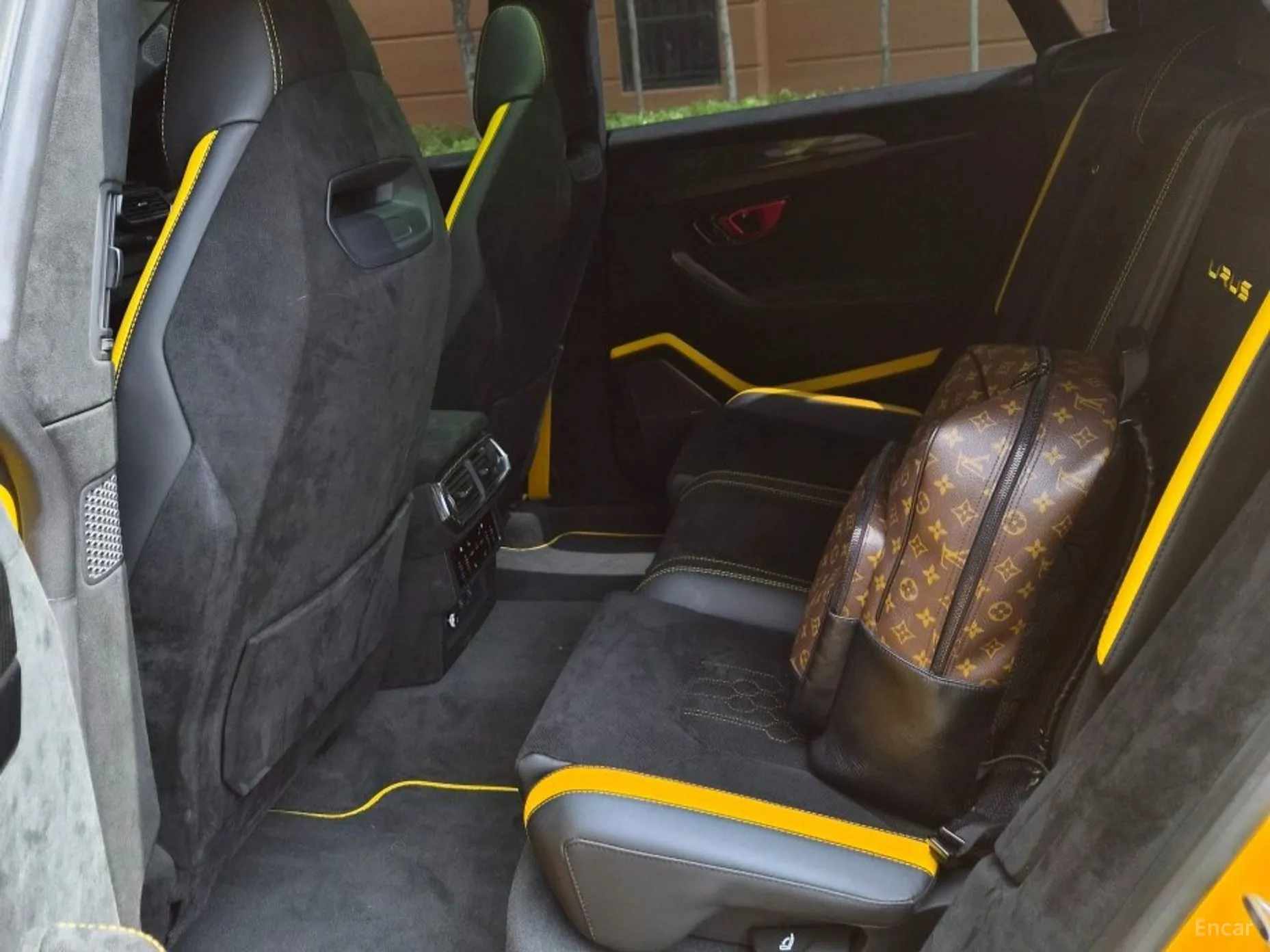 Lamborghini Urus превью 12