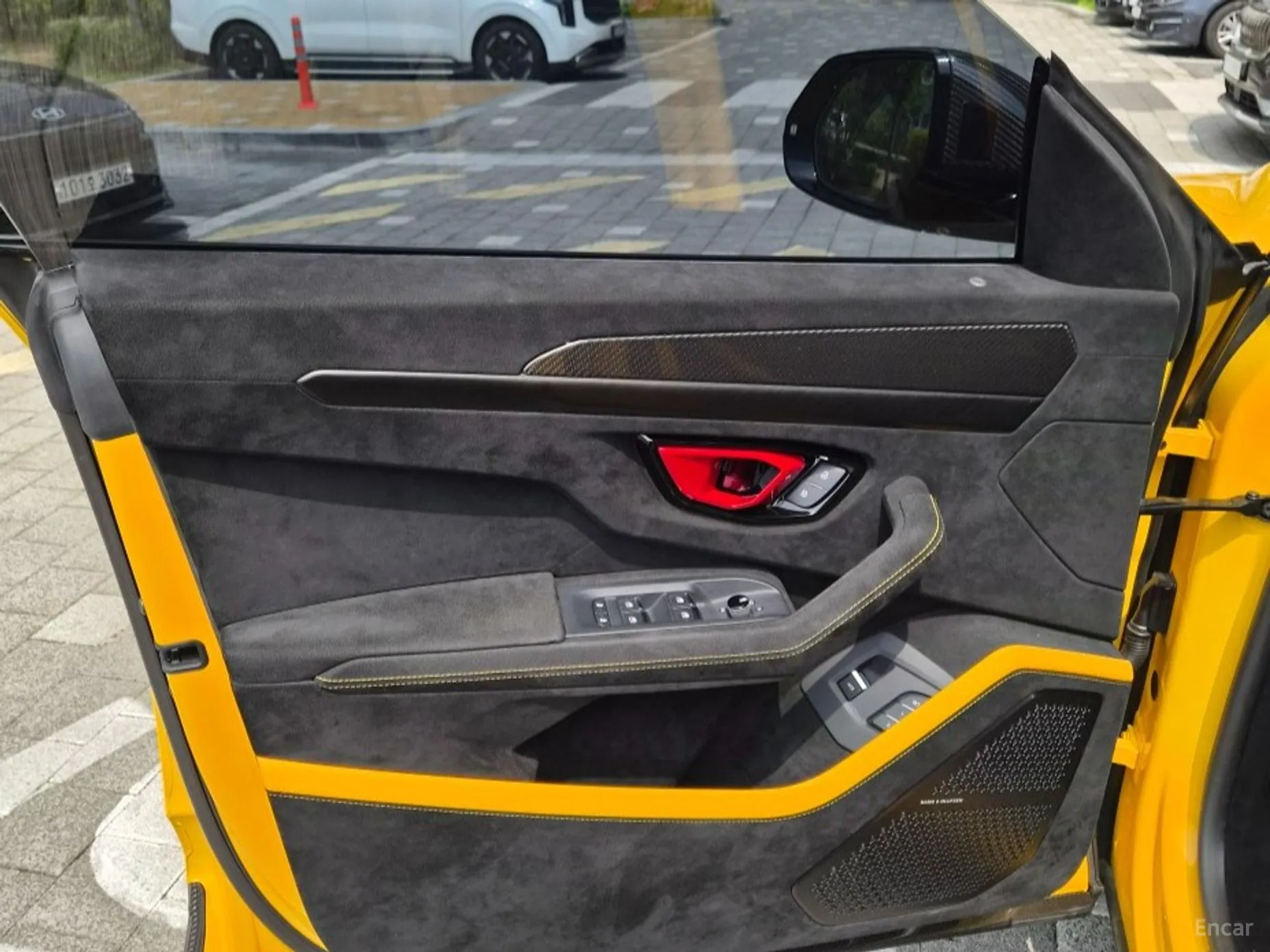 Lamborghini Urus превью 15