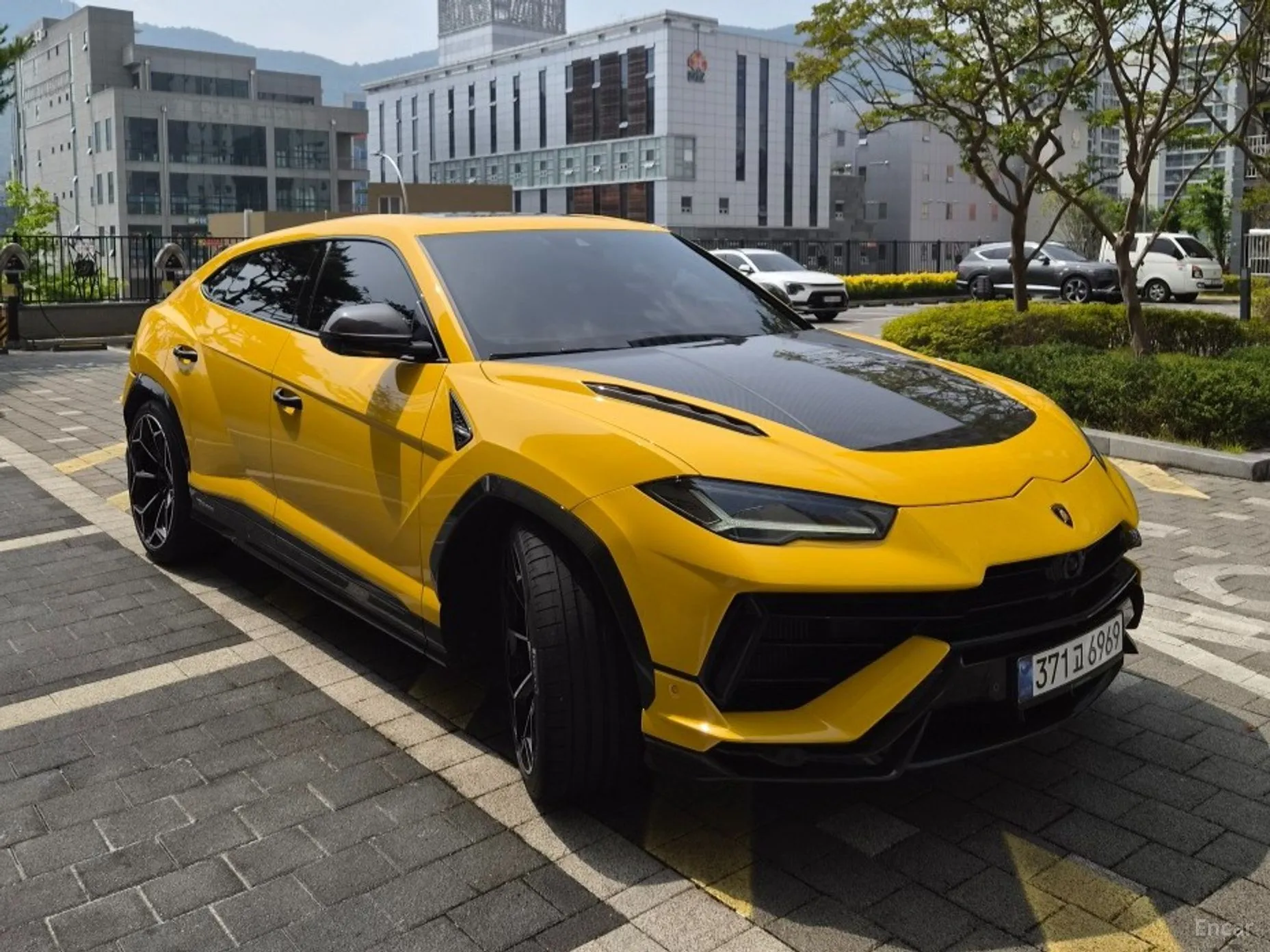 Lamborghini Urus превью 3