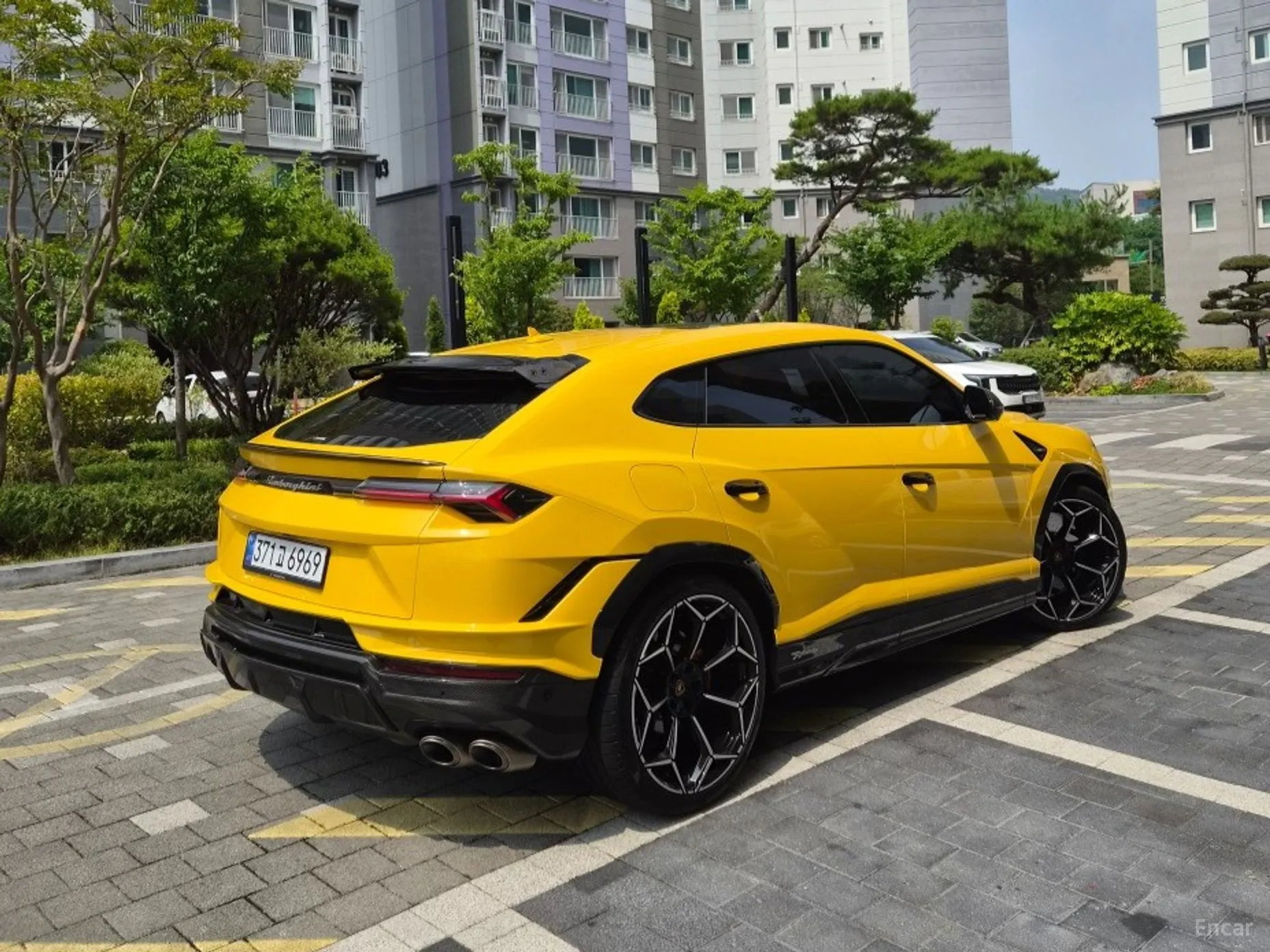 Lamborghini Urus превью 4