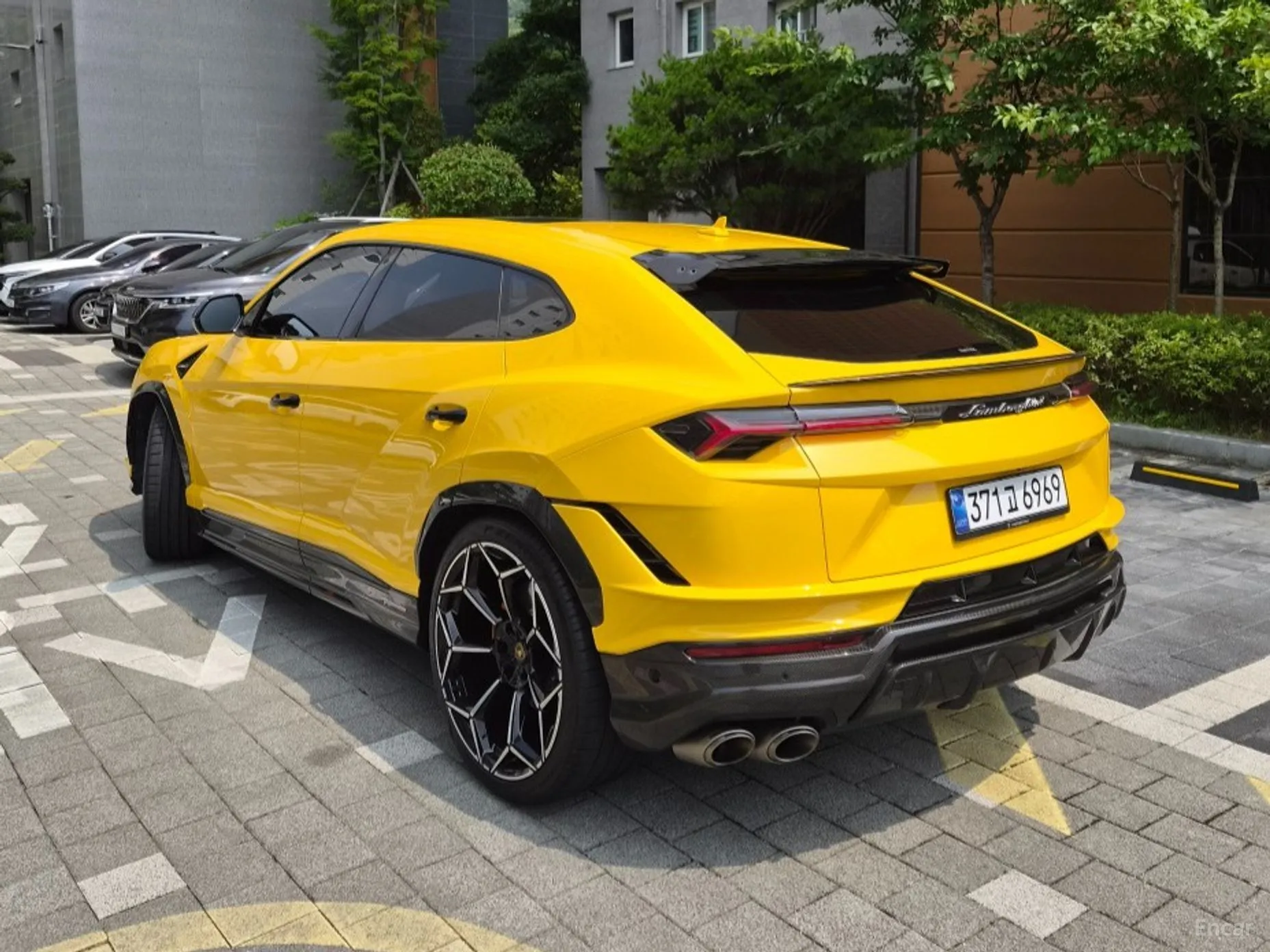 Lamborghini Urus превью 6