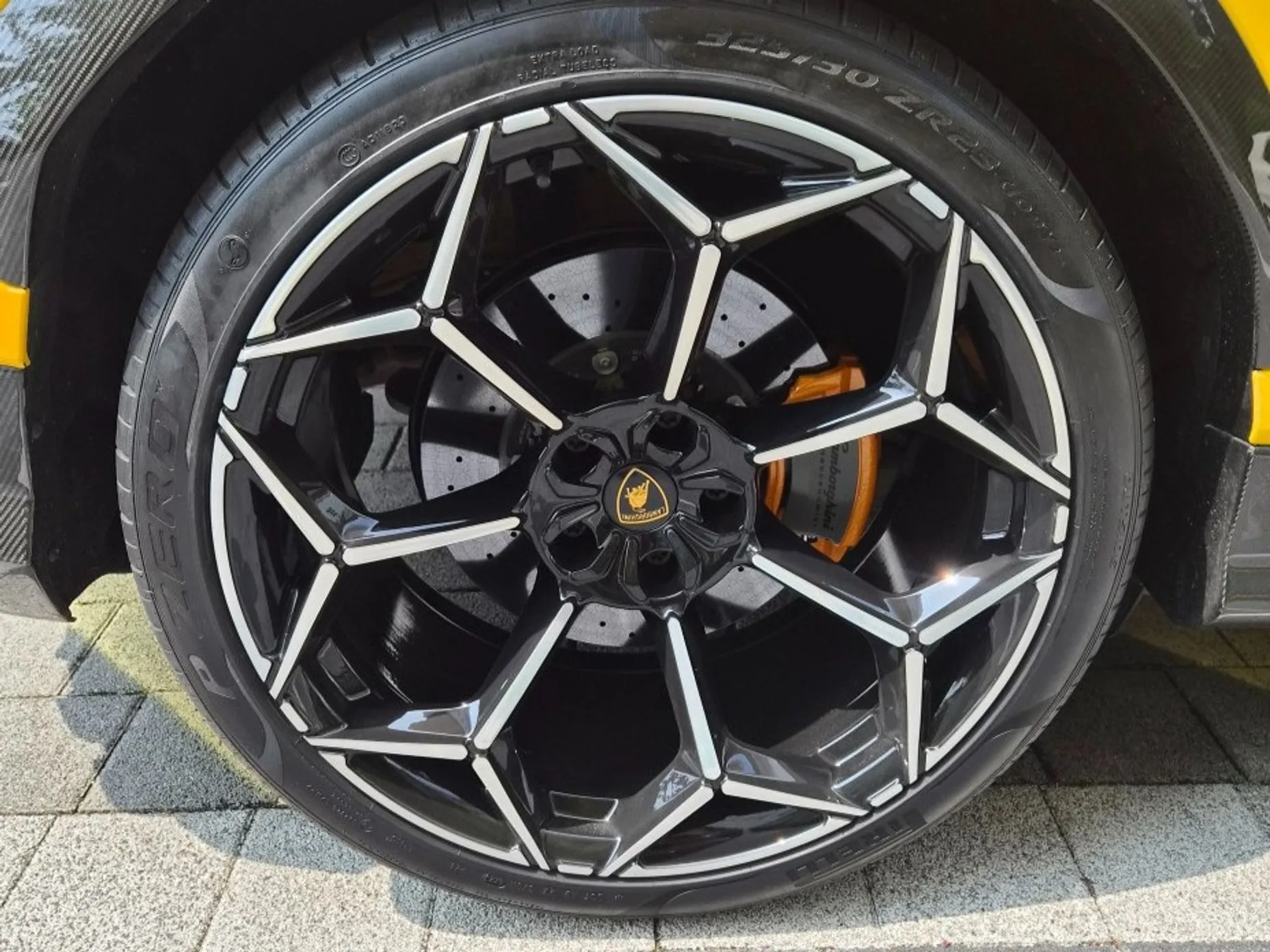 Lamborghini Urus превью 8