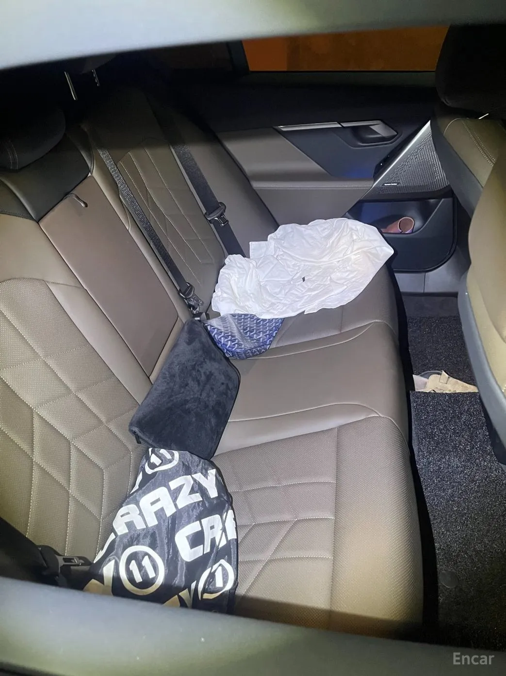 BMW 5 Series (G60) превью 15