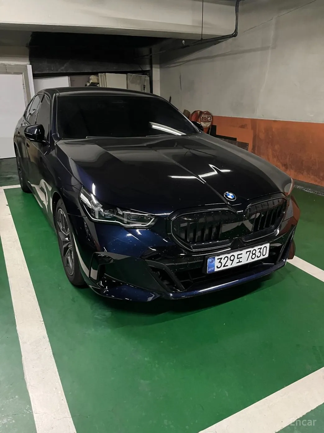 BMW 5 Series (G60) превью 3