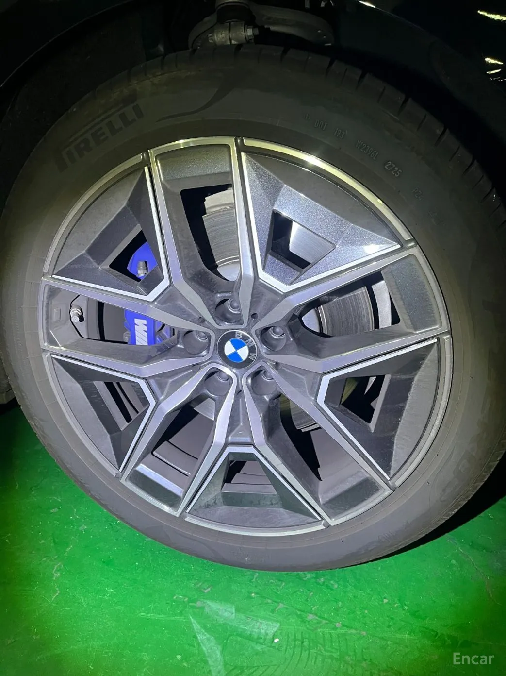 BMW 5 Series (G60) превью 7