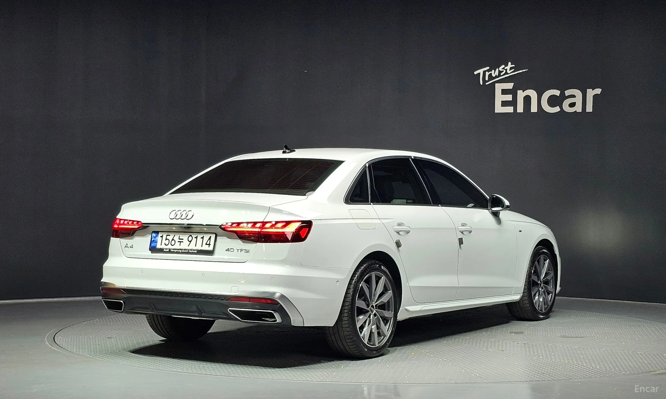 Audi A4 (B9) превью 2