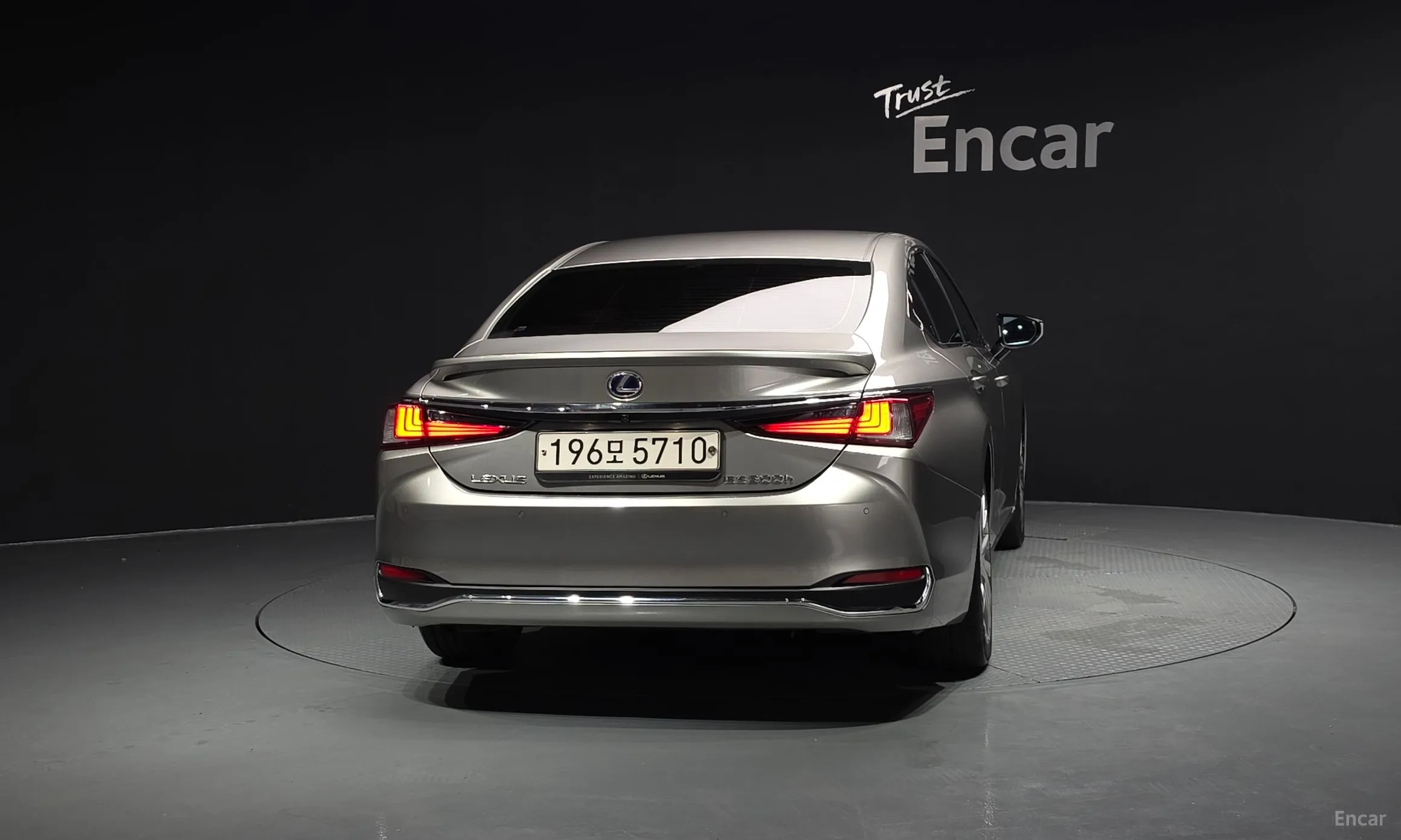 Lexus ES300h 7th Generation превью 4