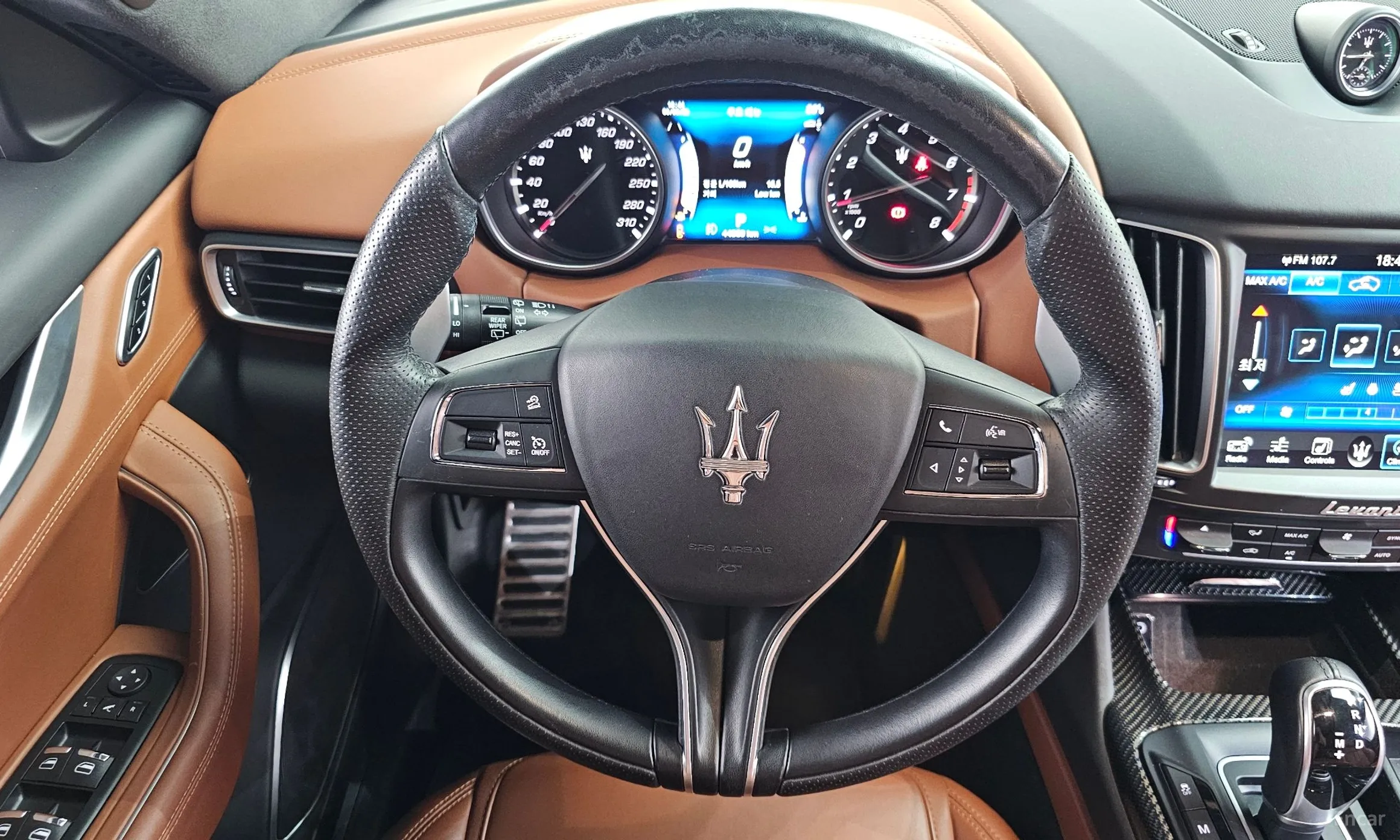Maserati Levante превью 13