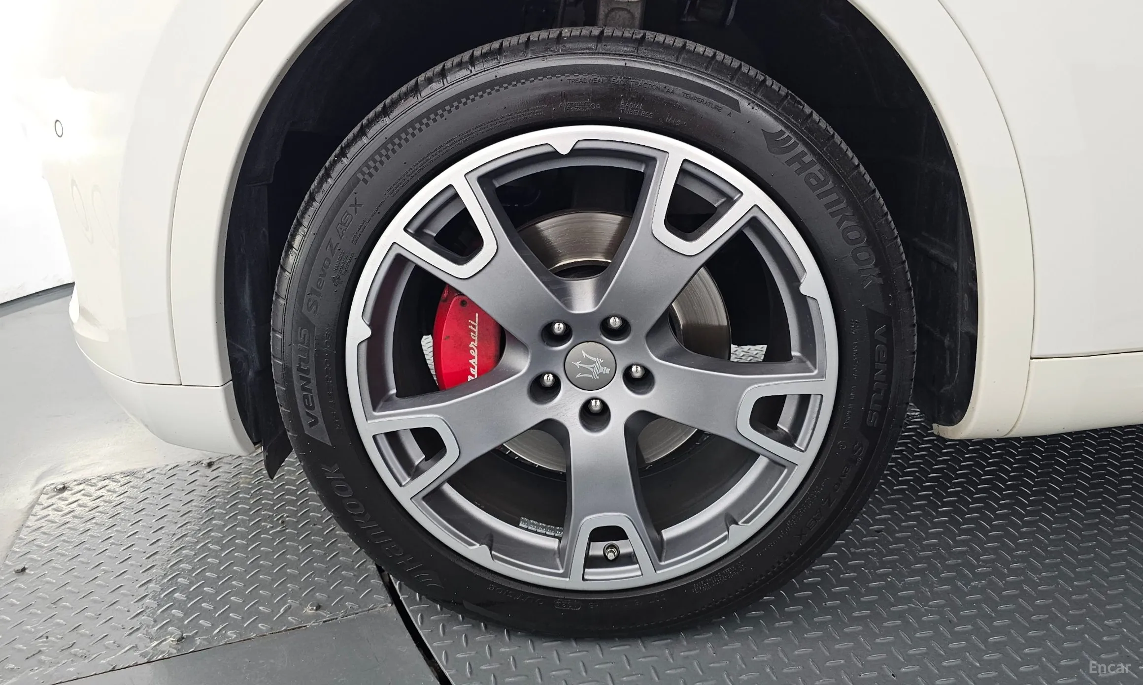 Maserati Levante превью 5