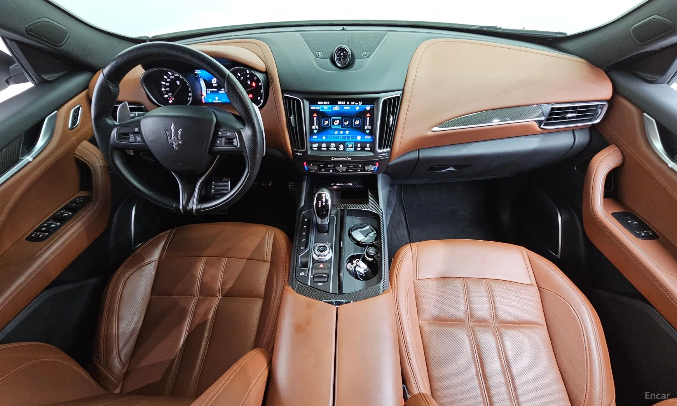 Maserati Levante превью 7