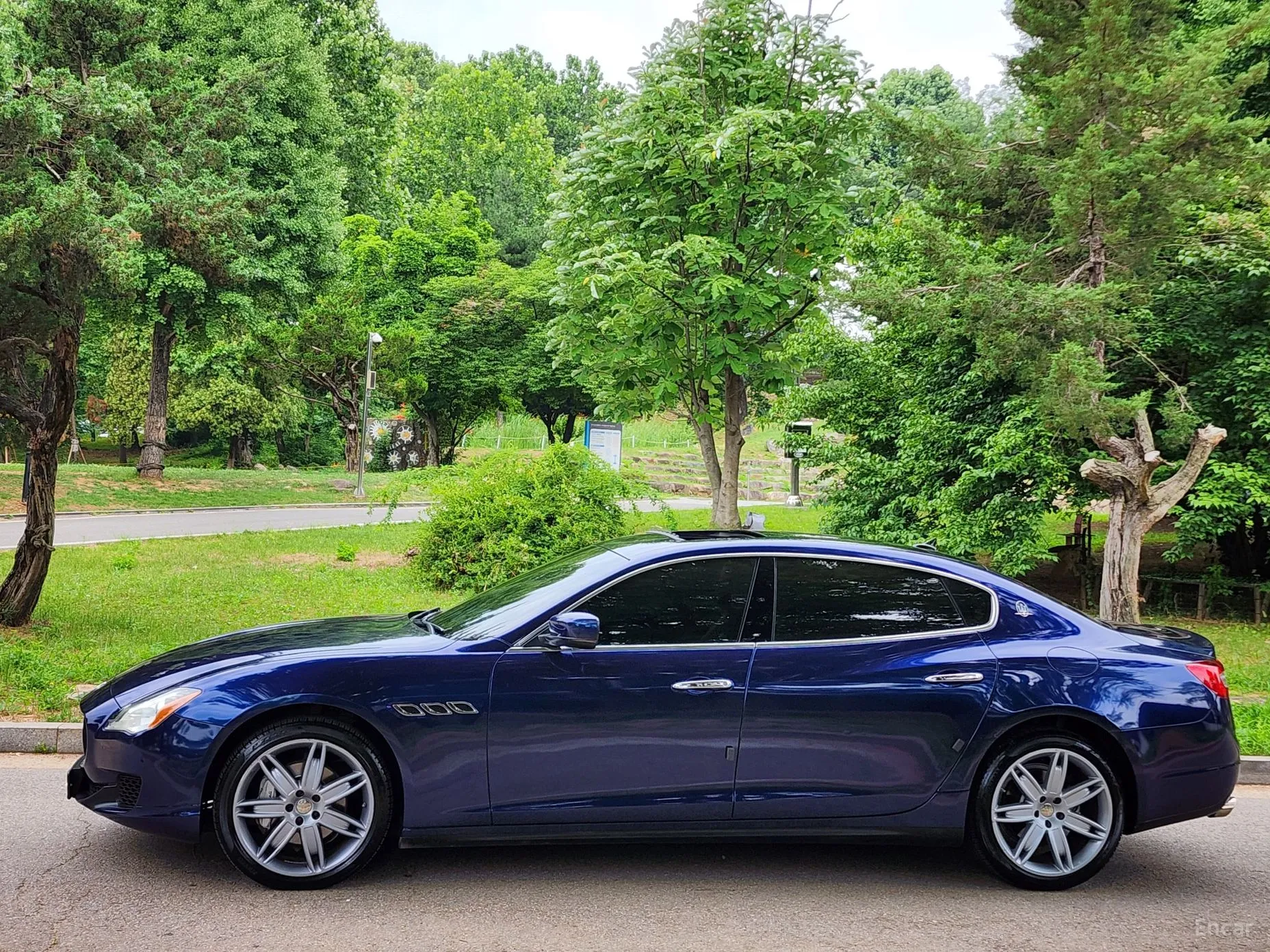 Maserati Quattroporte превью 9