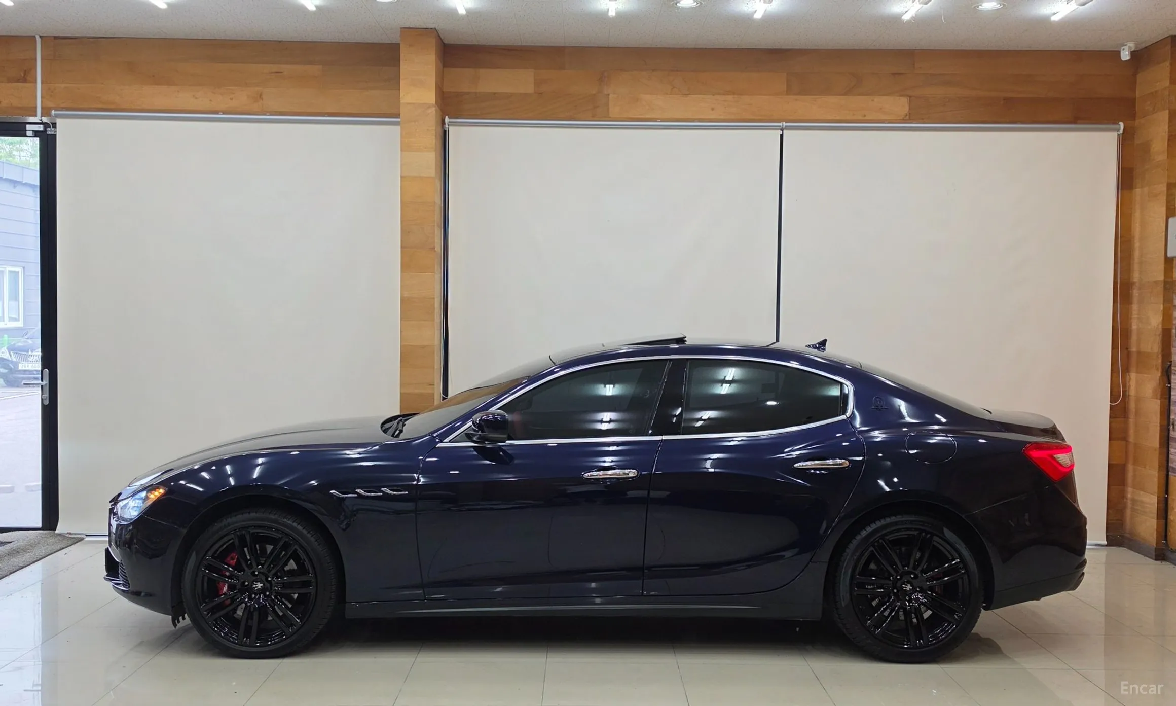 Maserati Ghibli превью 5