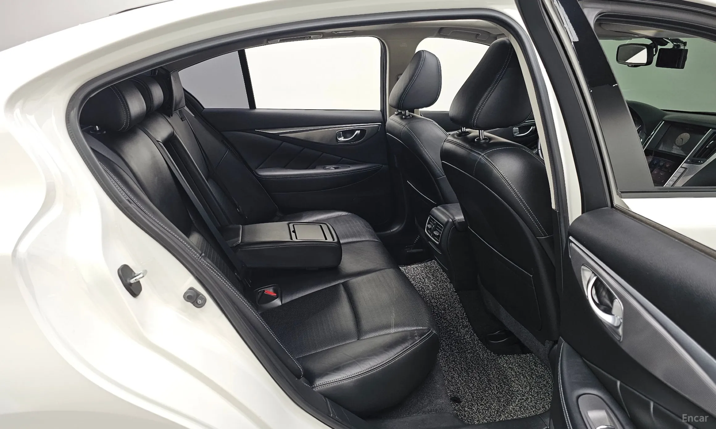 Infiniti Q50 превью 12