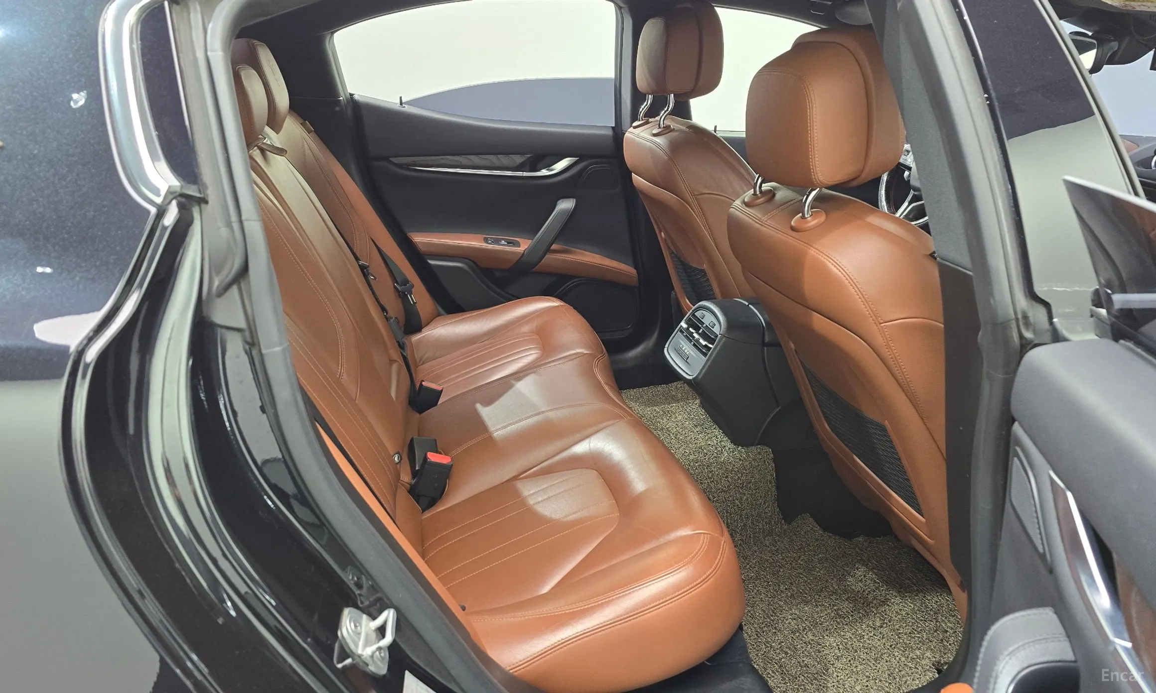 Maserati Ghibli превью 11