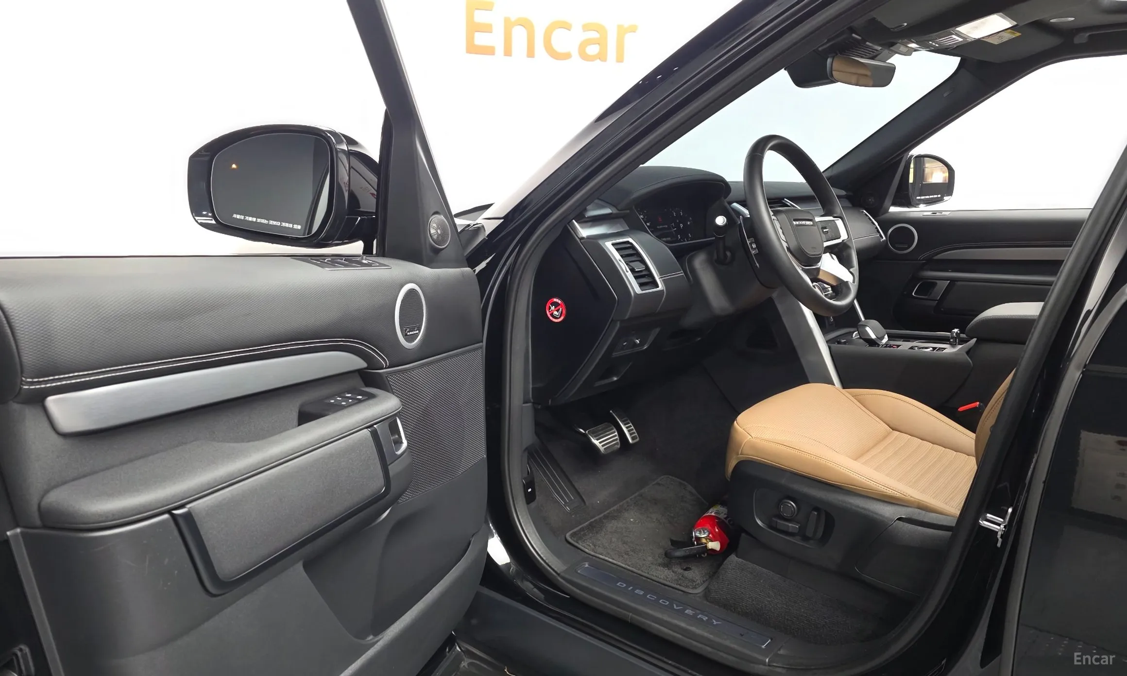 Land Rover Discovery 5 превью 10