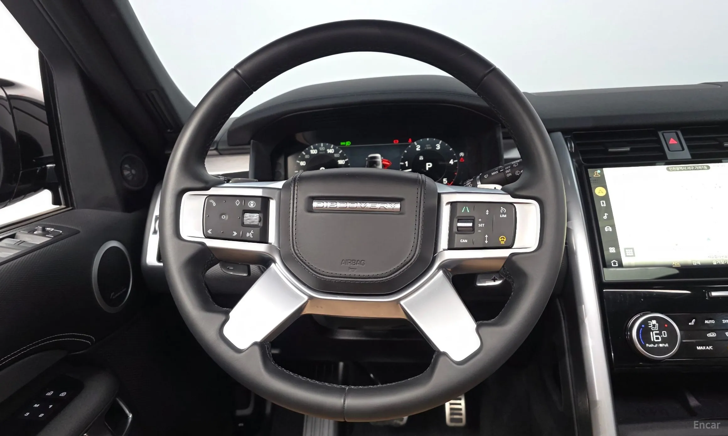 Land Rover Discovery 5 превью 13