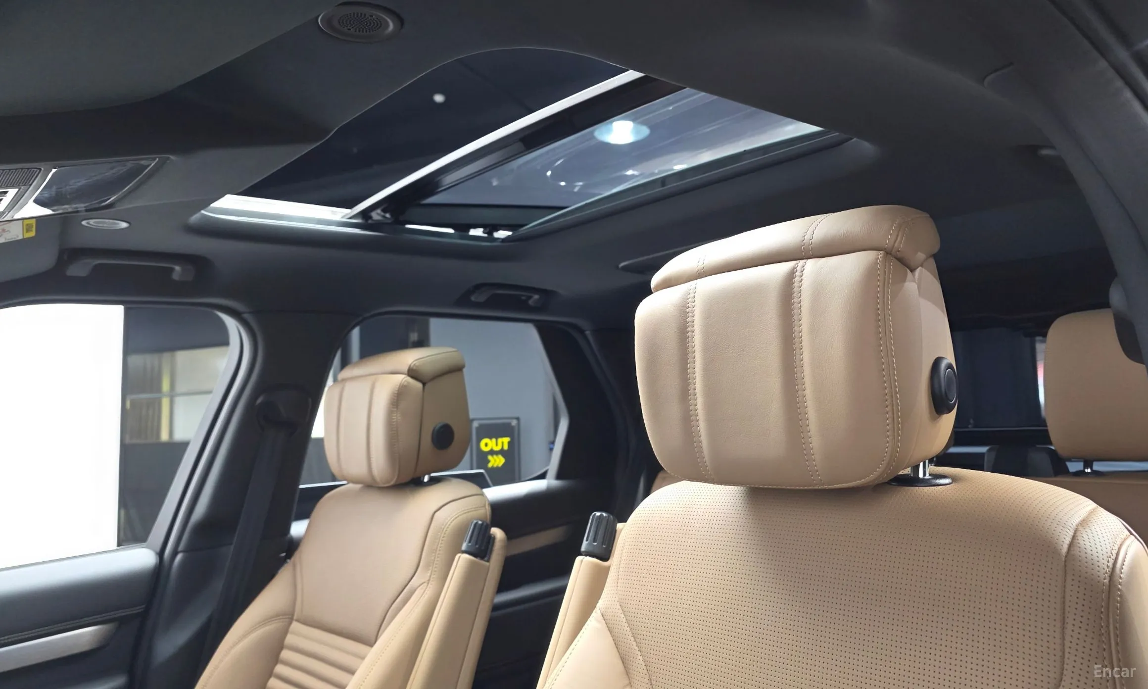 Land Rover Discovery 5 превью 19