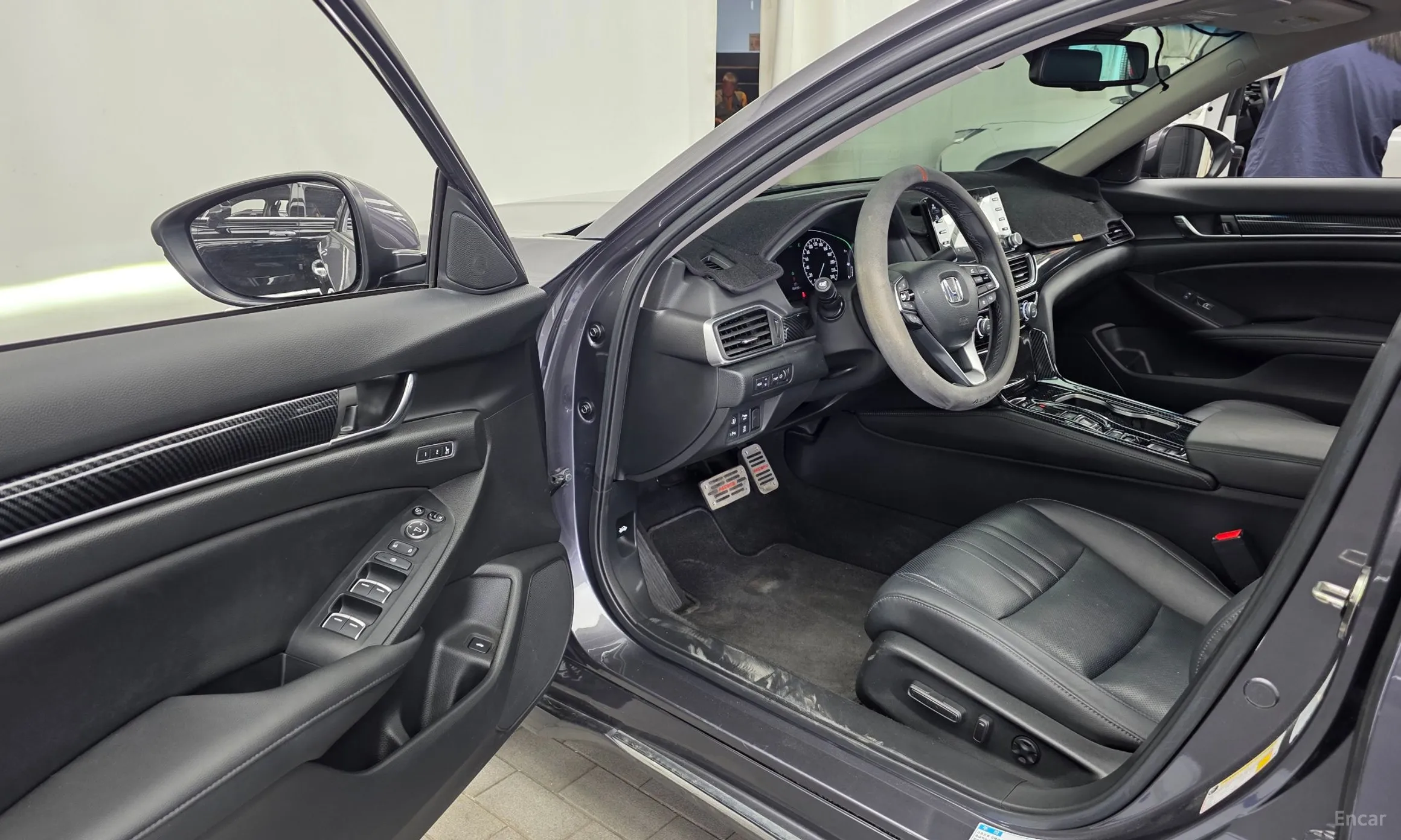 Honda Accord 10th Generation превью 10