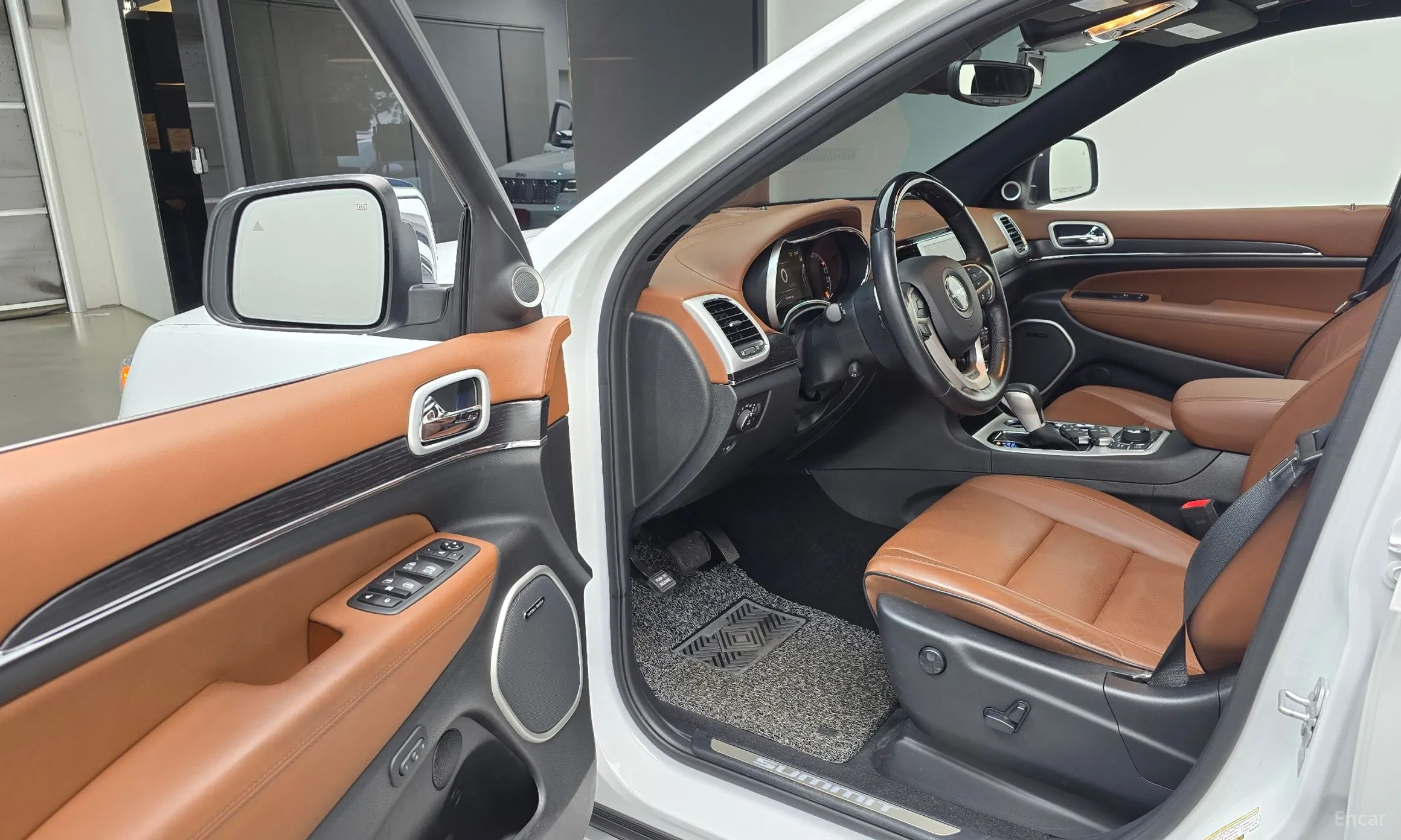 Jeep Grand Cherokee превью 10