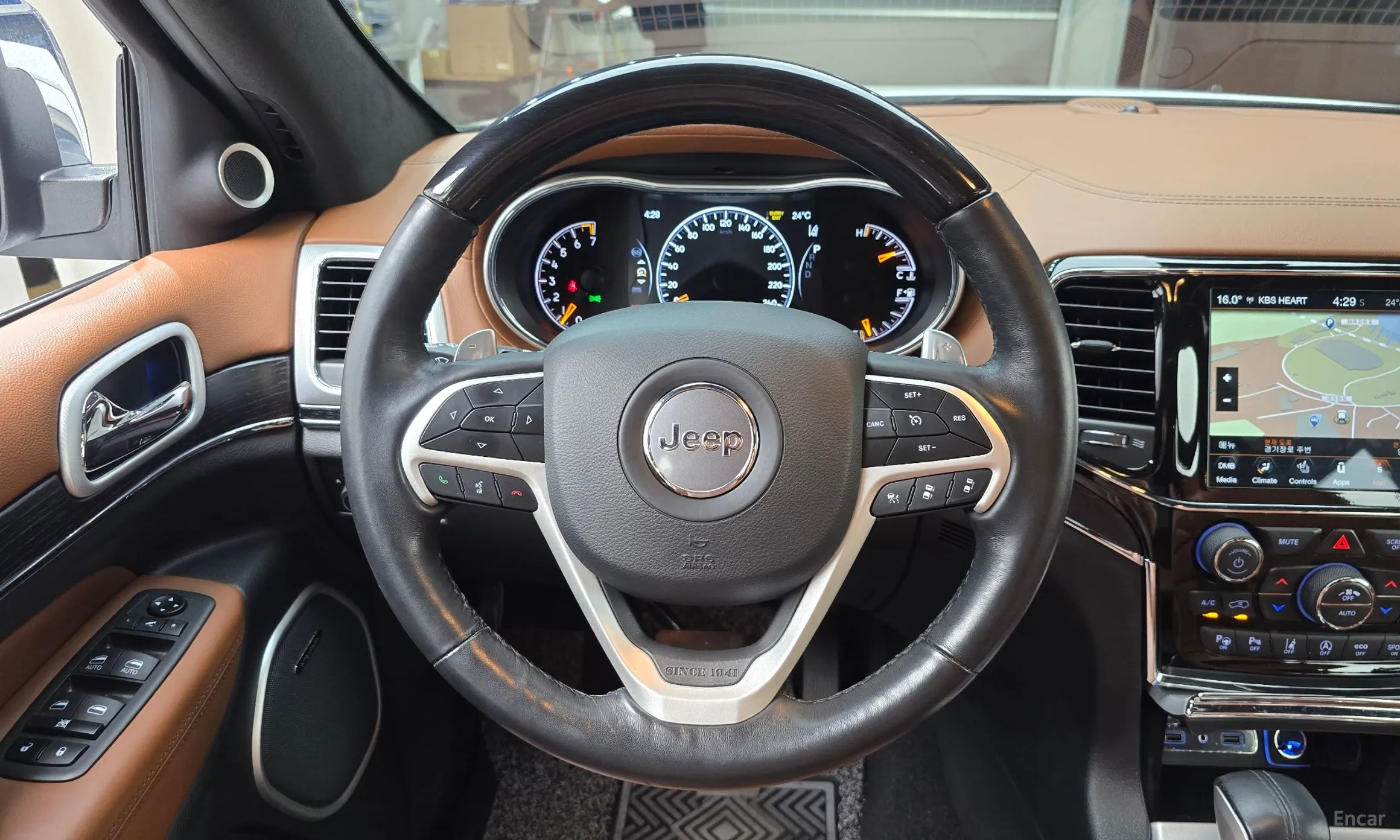 Jeep Grand Cherokee превью 13