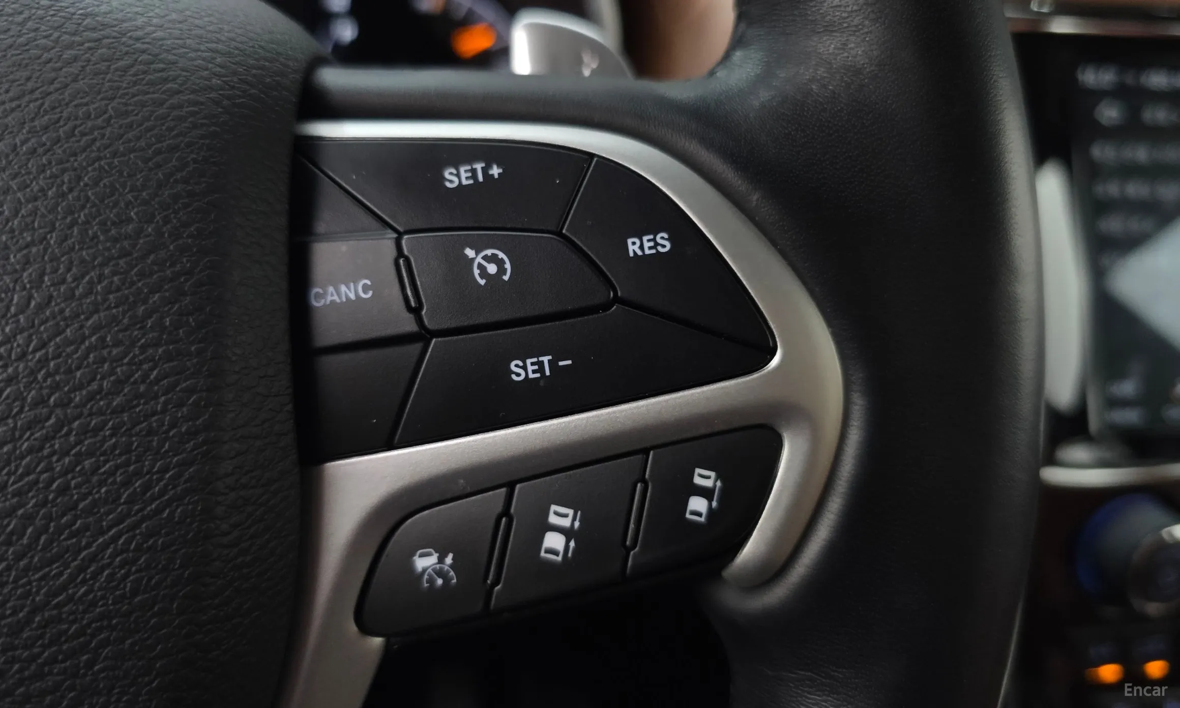 Jeep Grand Cherokee превью 20