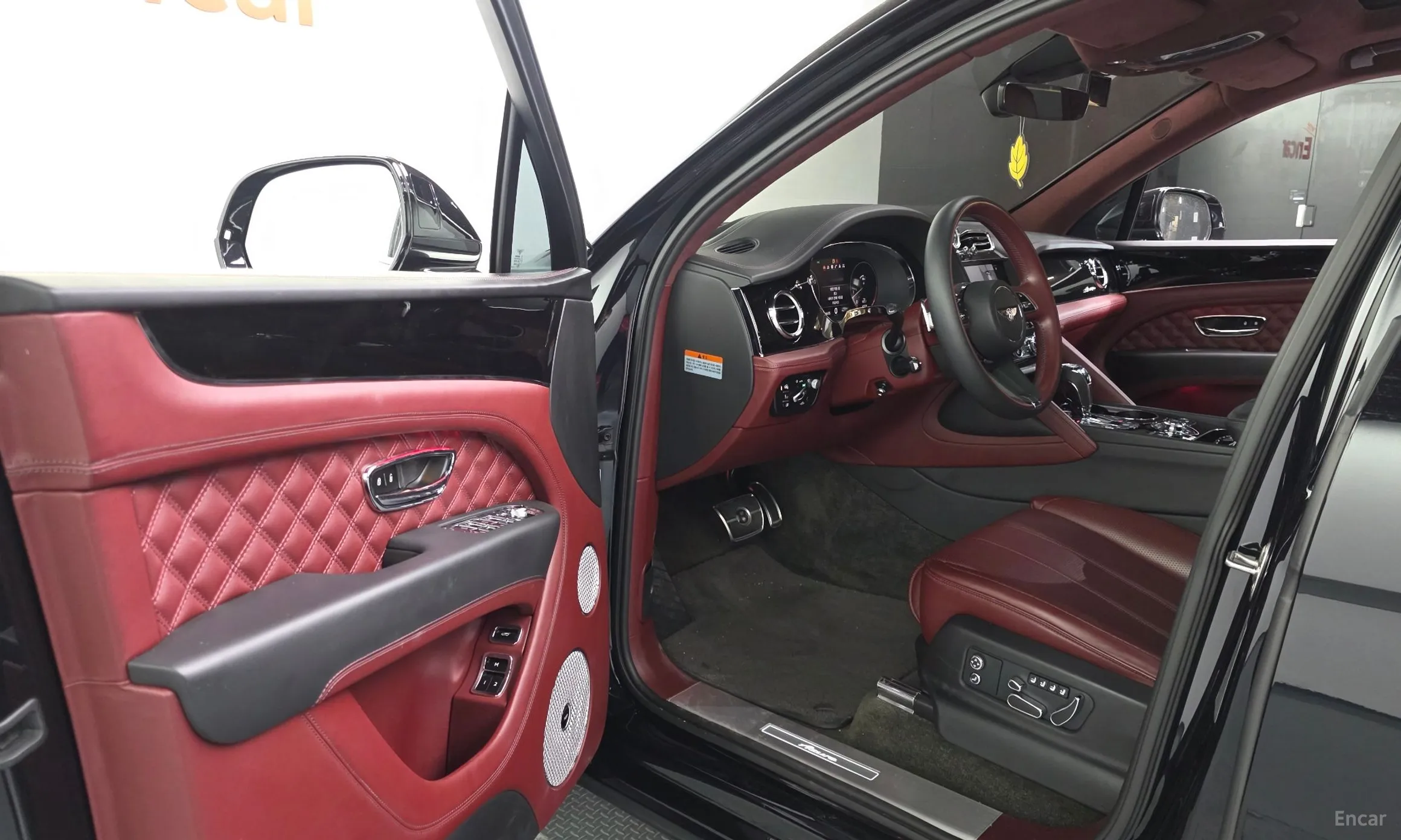 Bentley Bentayga превью 10