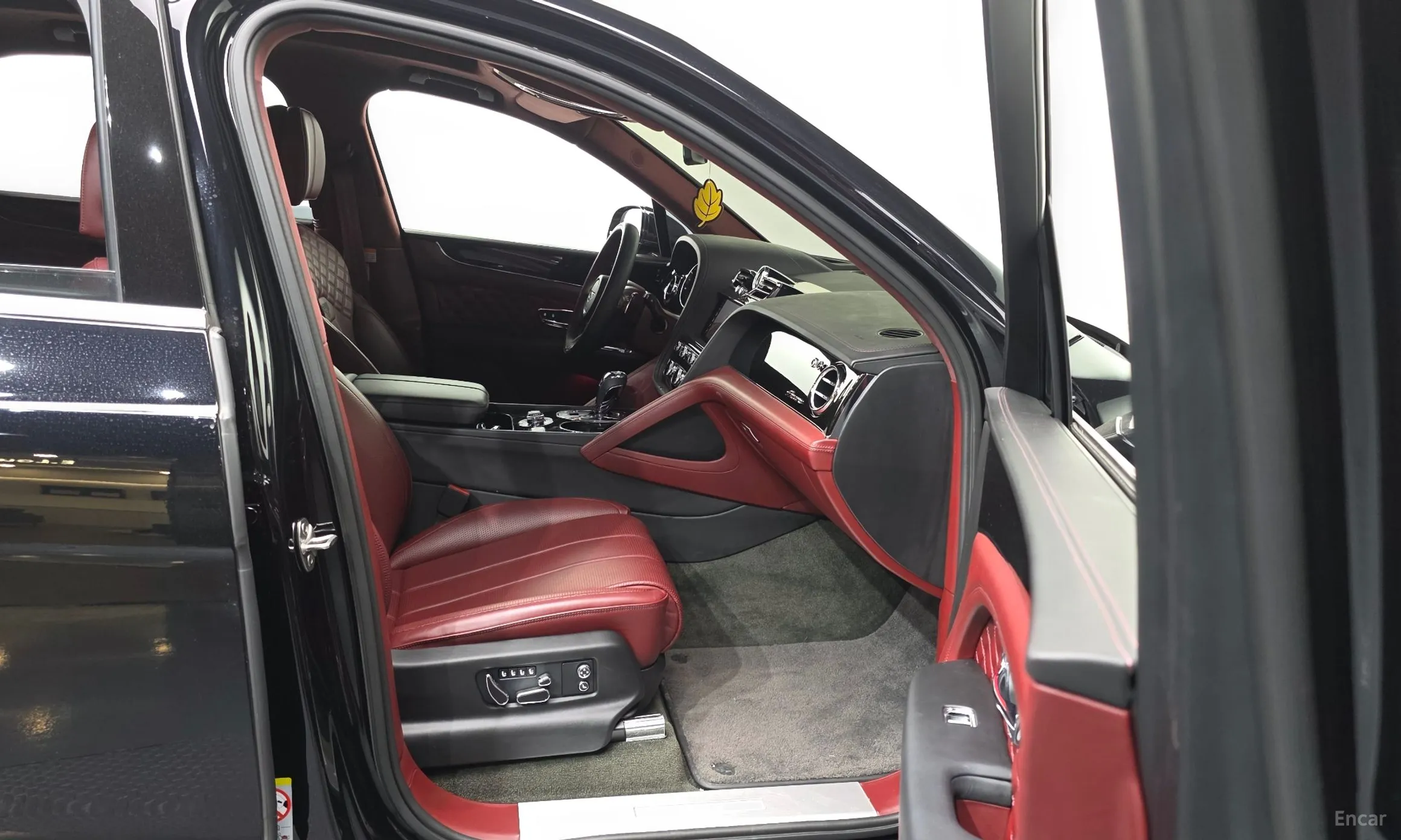 Bentley Bentayga превью 11