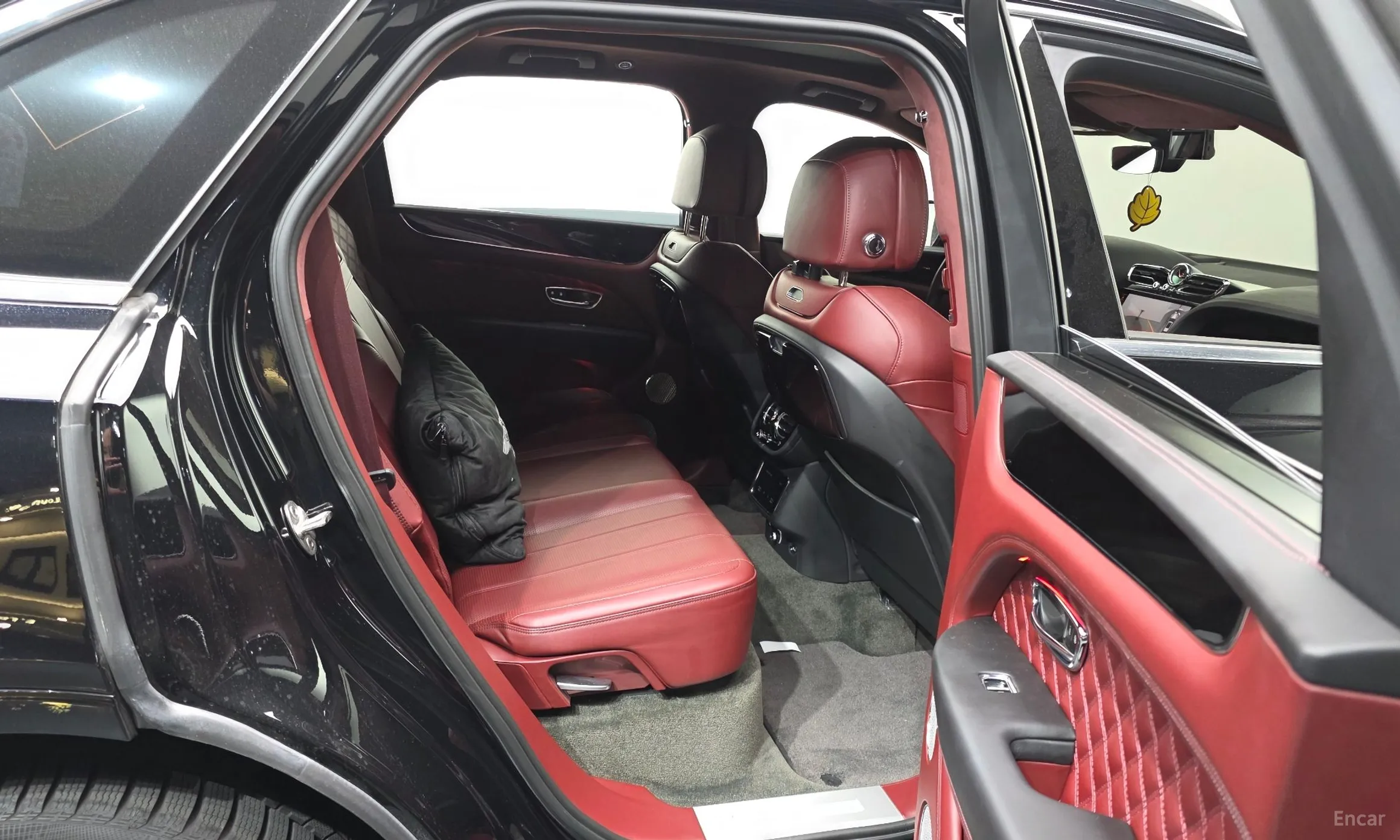 Bentley Bentayga превью 12