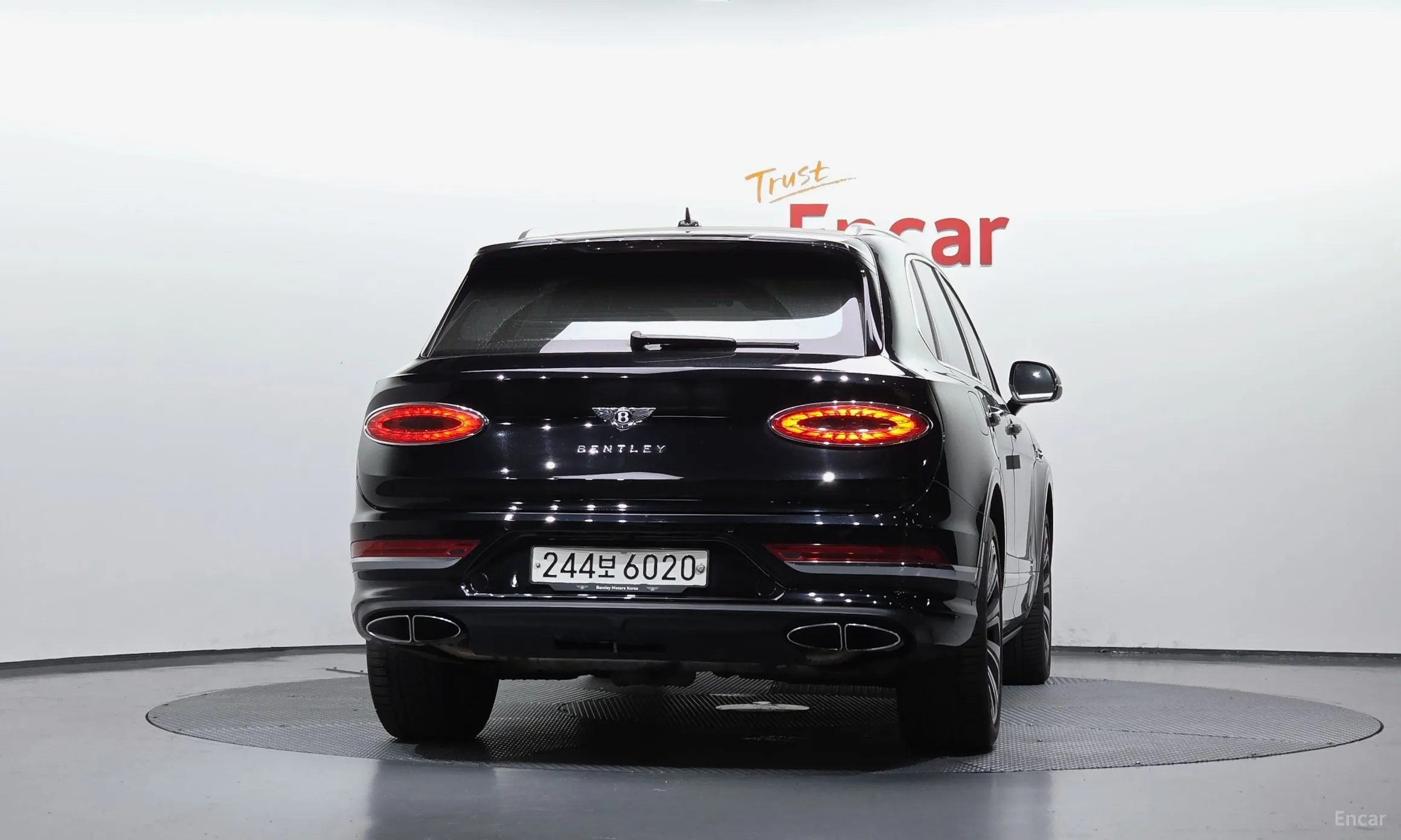 Bentley Bentayga превью 4