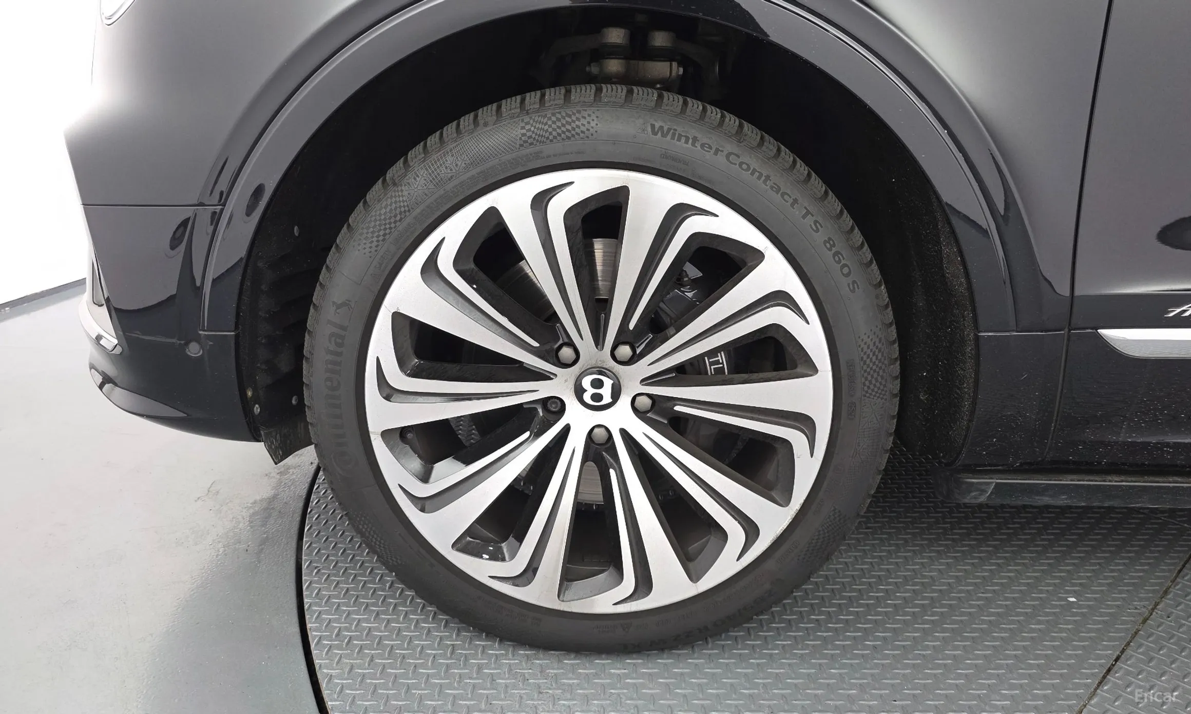 Bentley Bentayga превью 5
