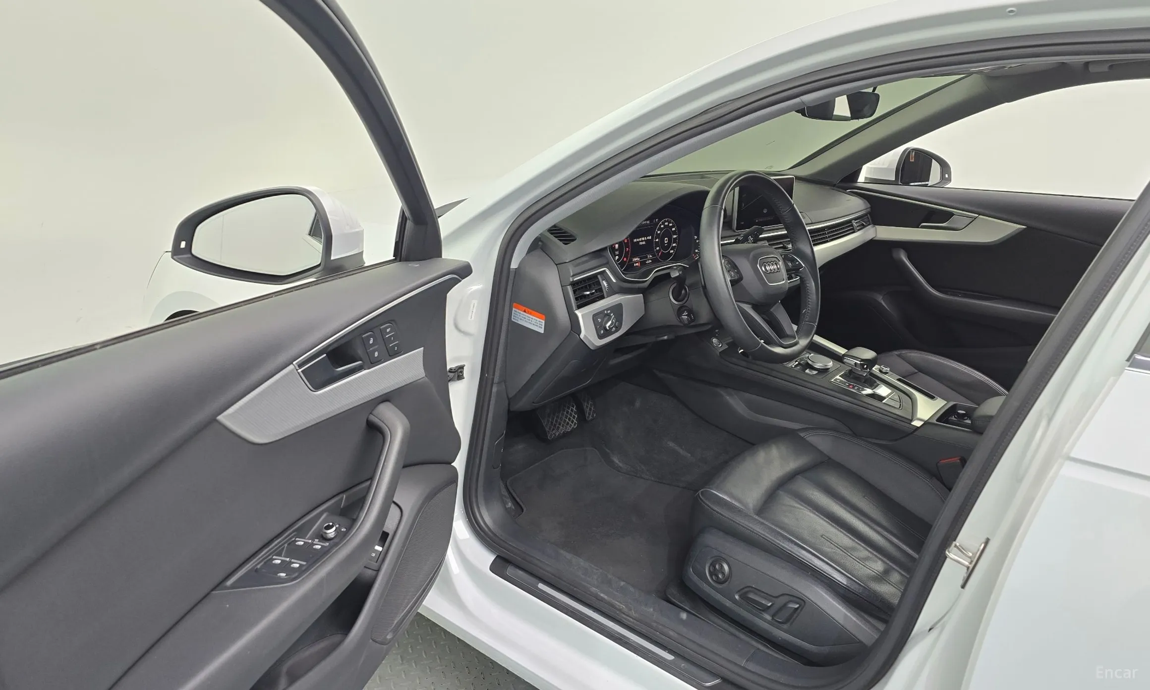 Audi A4 (B9) превью 10
