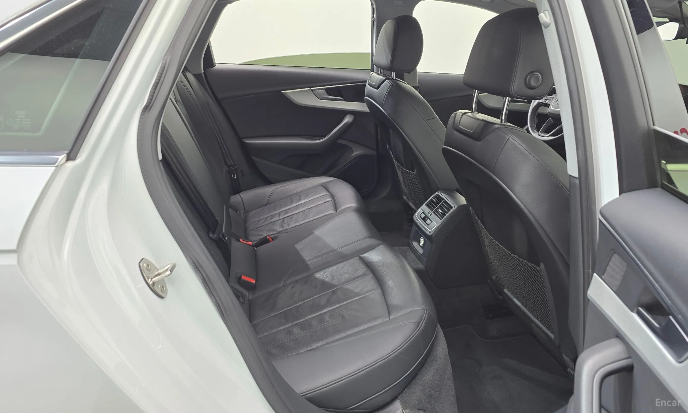 Audi A4 (B9) превью 19