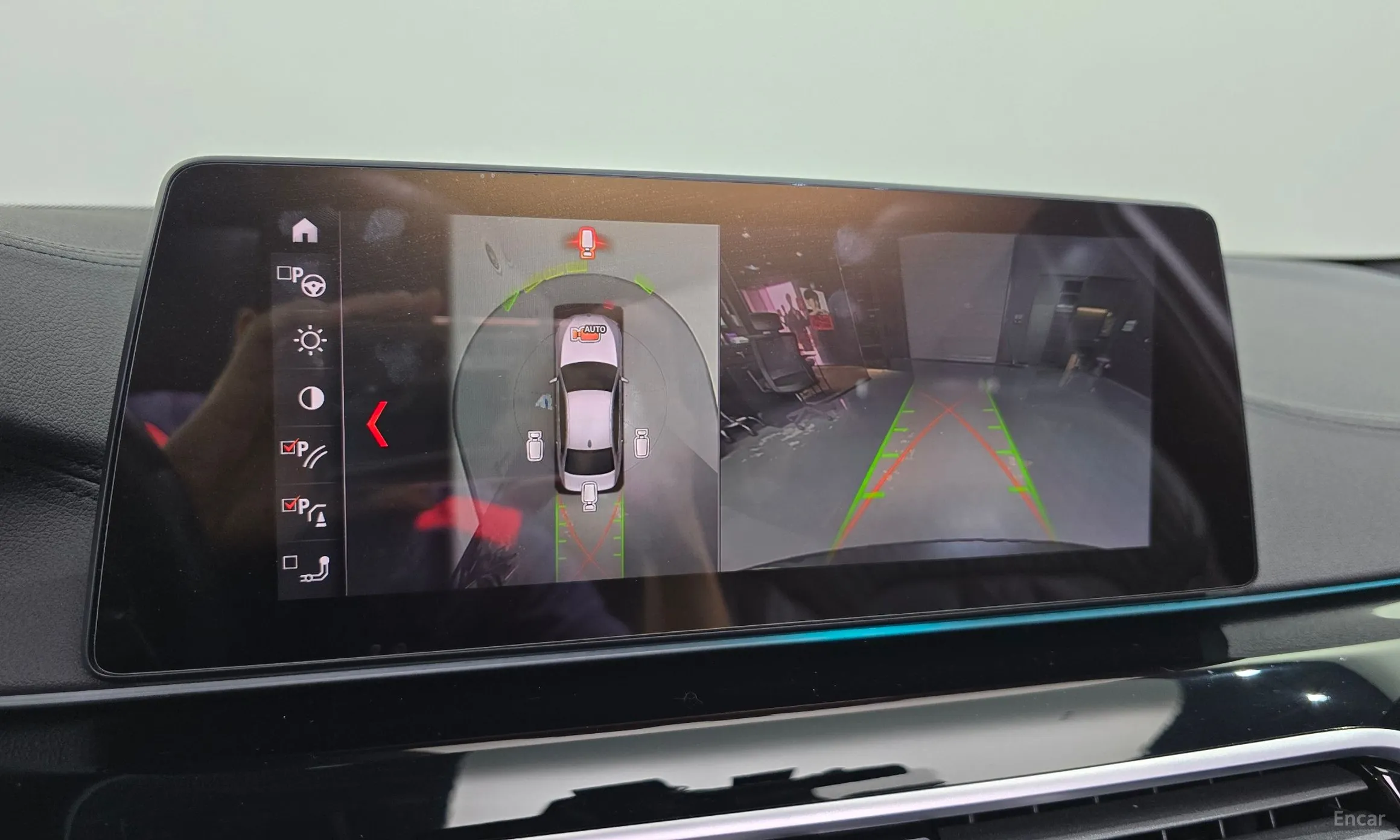 BMW 5 Series (G30) превью 14